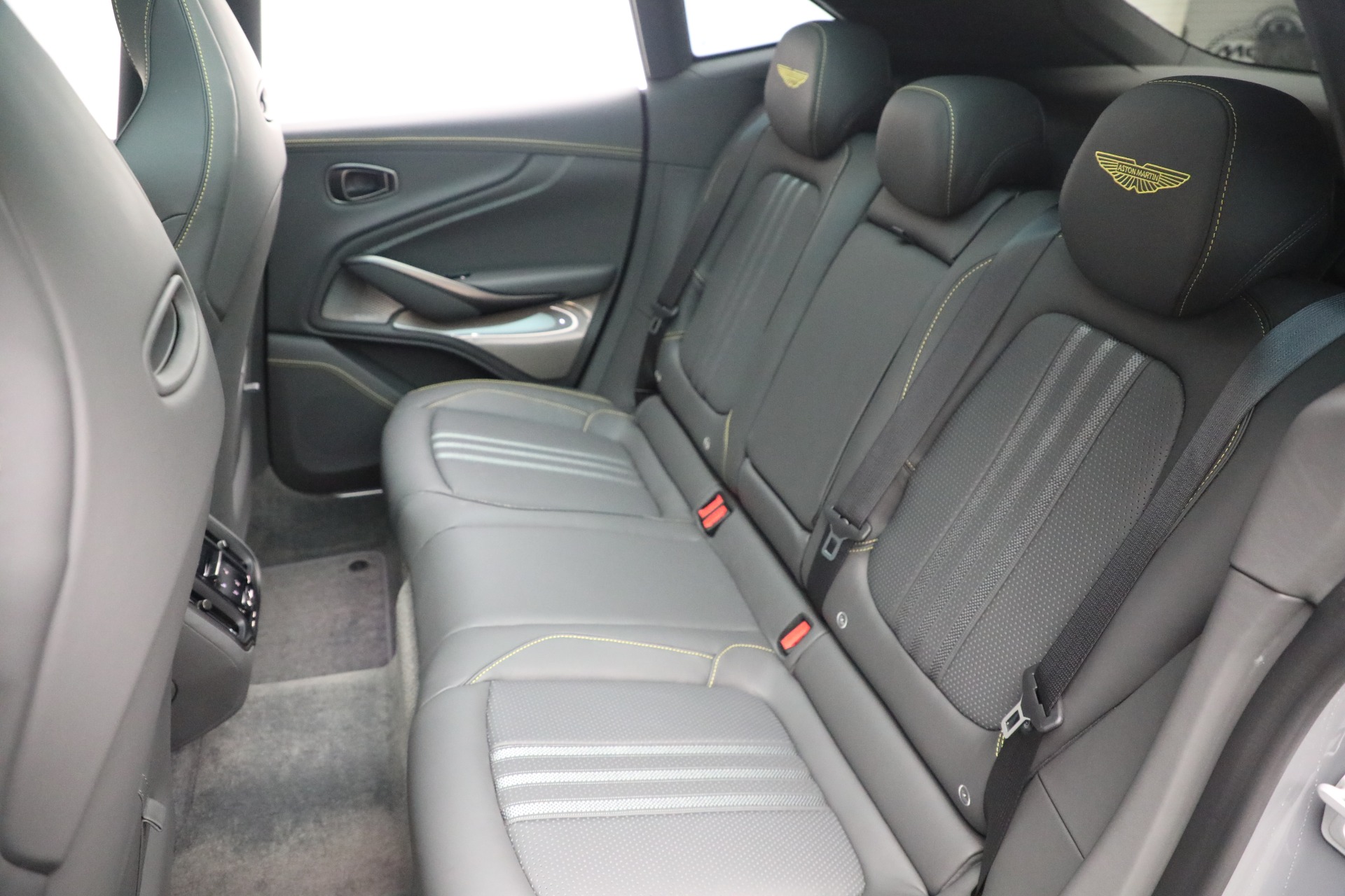 2025 Aston Martin DBX AM8 DBX707 photo 25