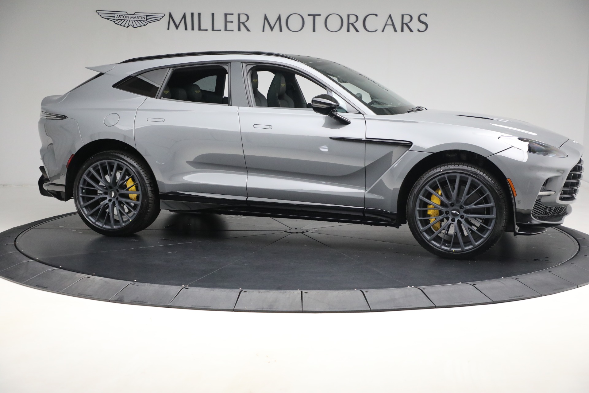 2025 Aston Martin DBX AM8 DBX707 photo 9