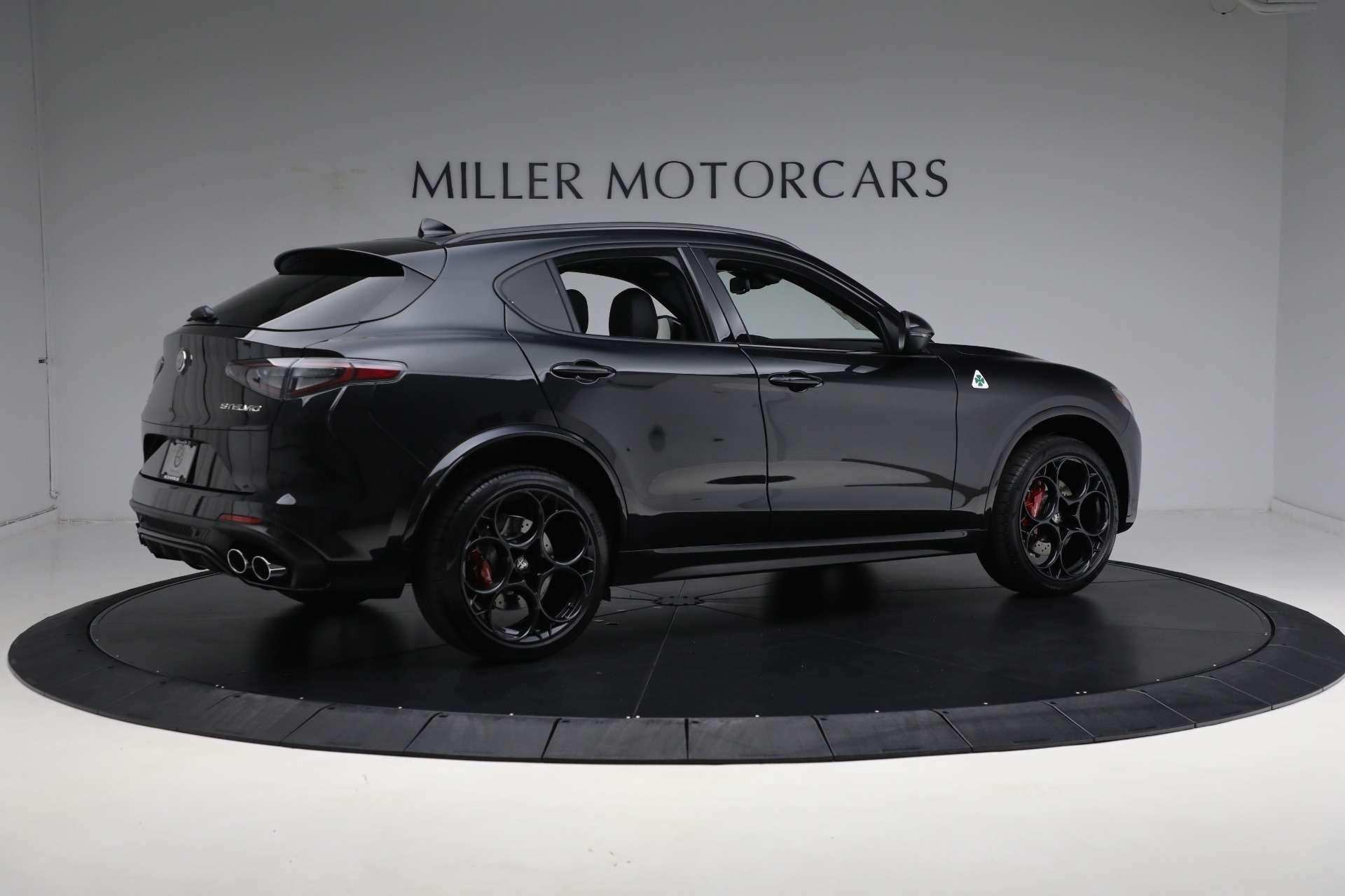 2024 Alfa Romeo Stelvio Quadrifoglio photo 17
