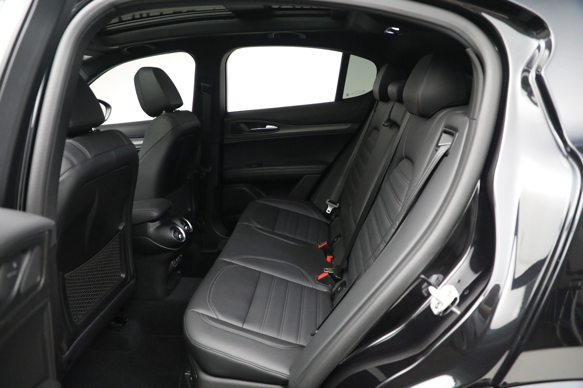 2024 Alfa Romeo Stelvio Quadrifoglio photo 31