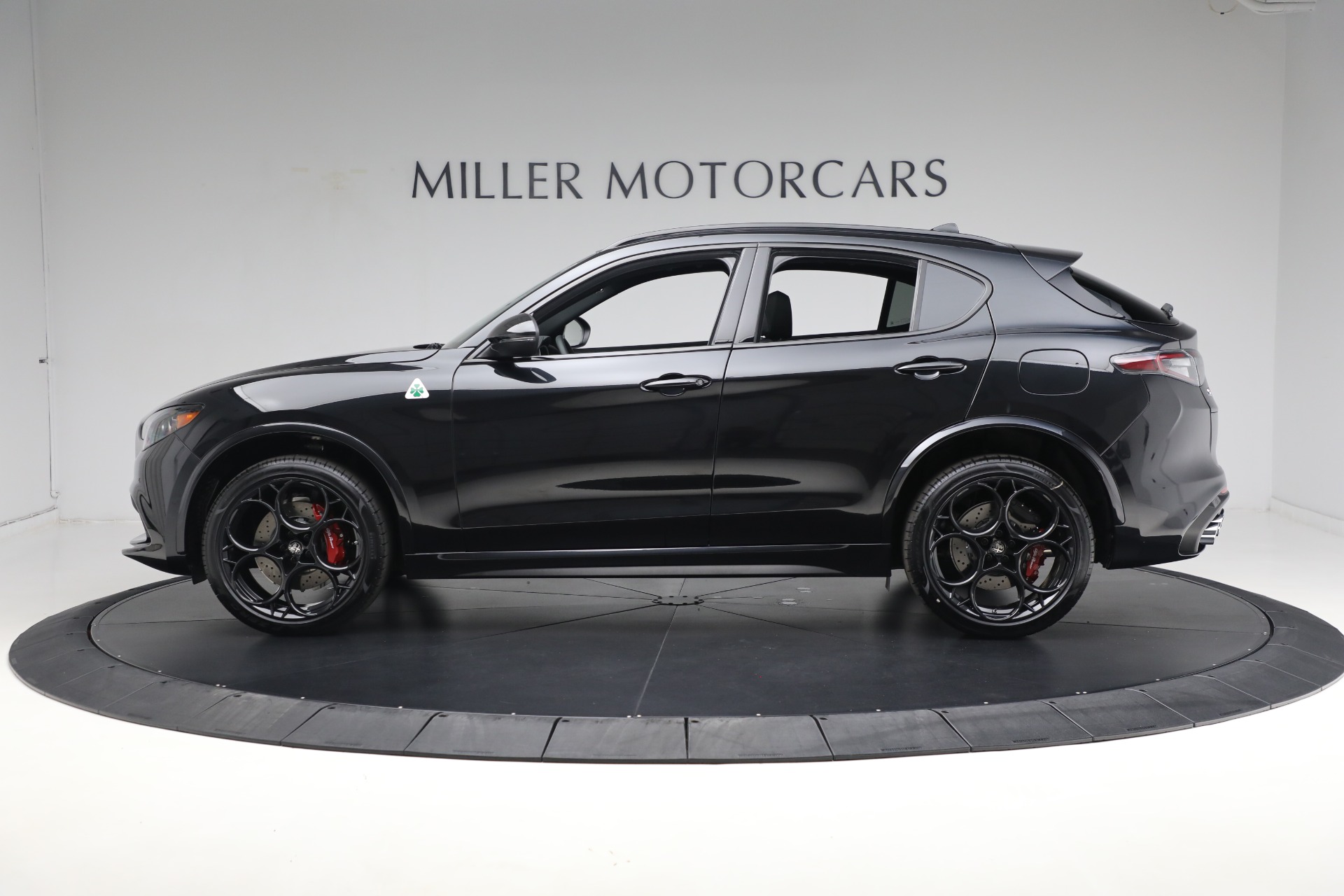 2024 Alfa Romeo Stelvio Quadrifoglio photo 7
