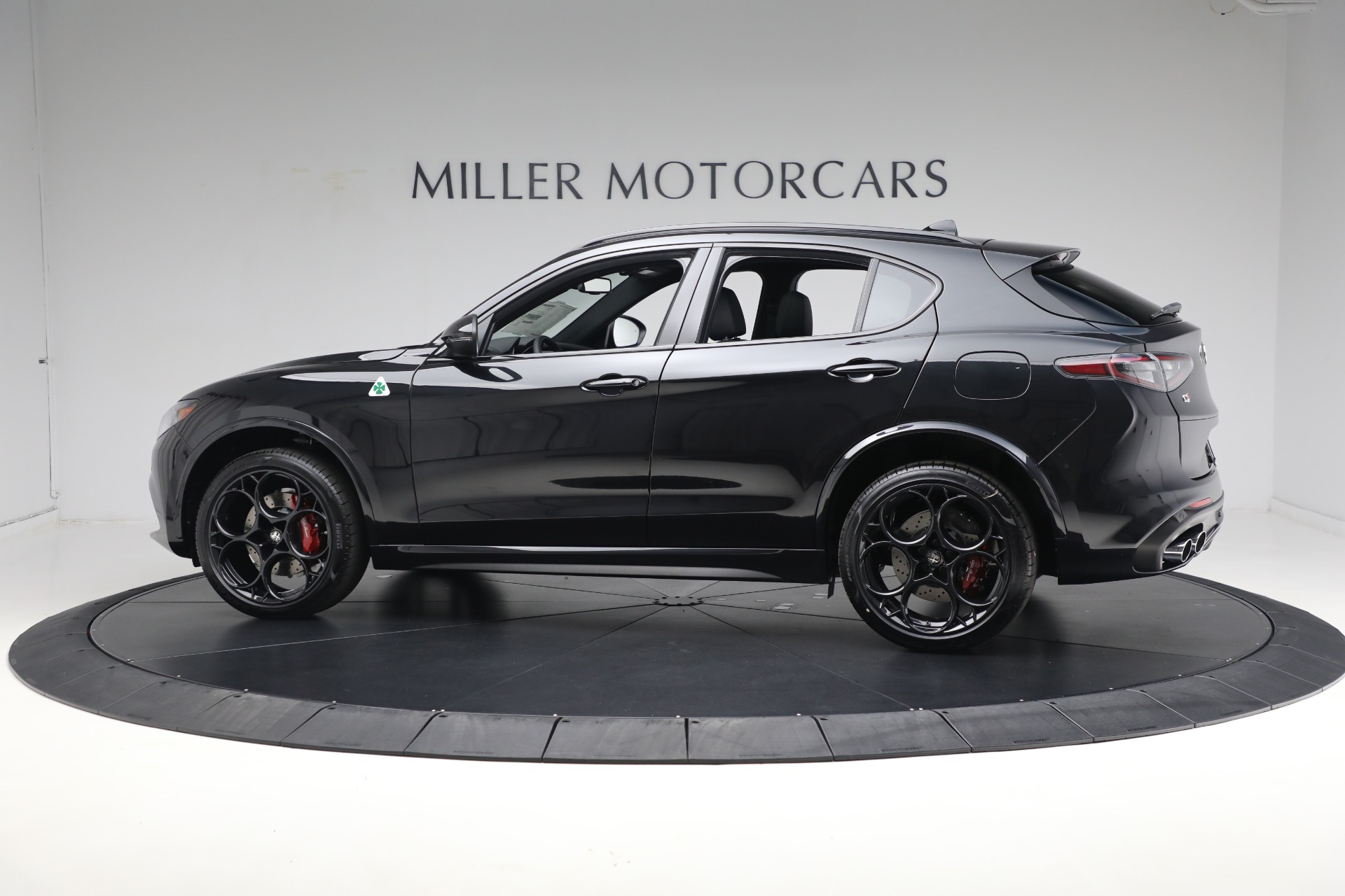 2024 Alfa Romeo Stelvio Quadrifoglio photo 8