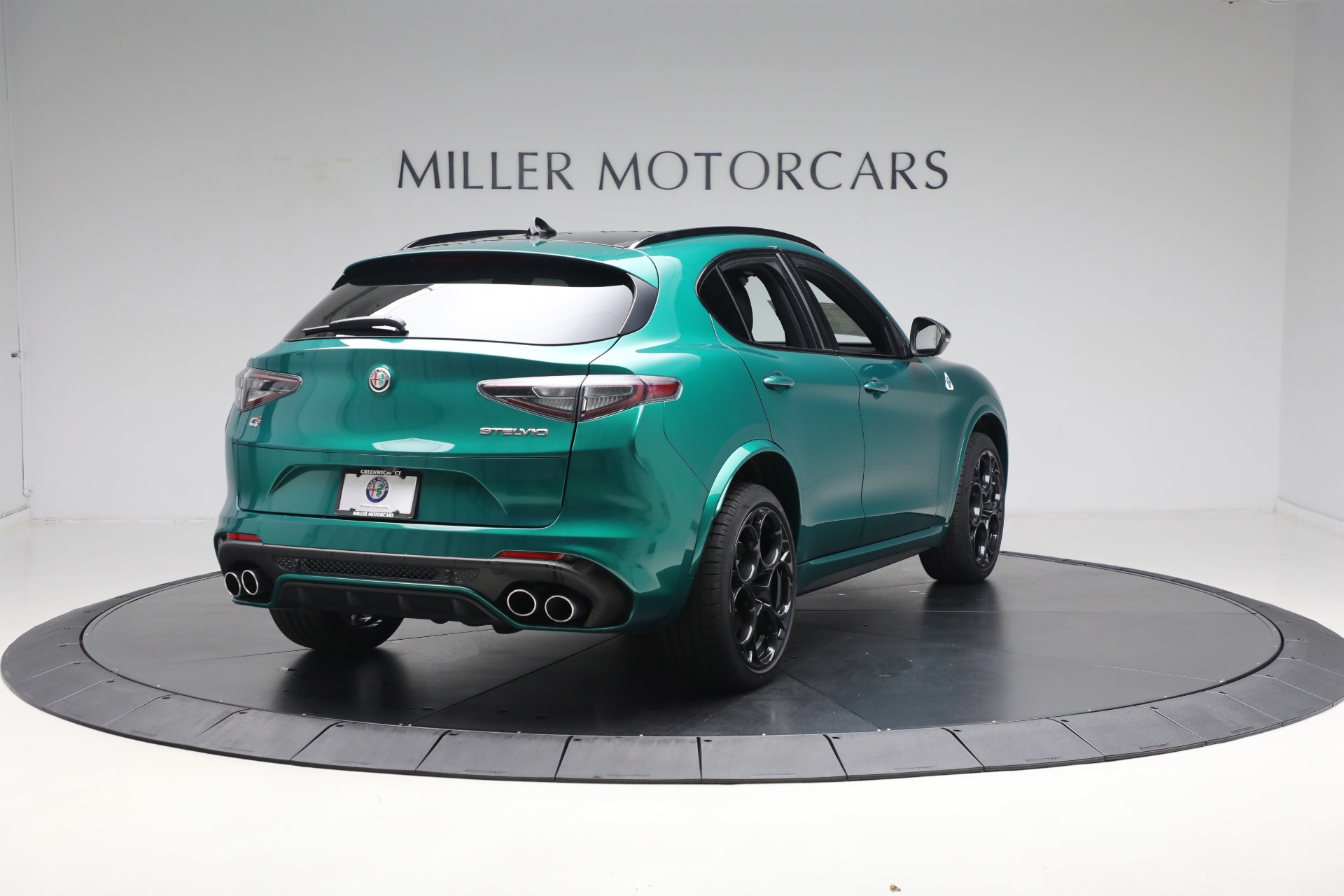 2024 Alfa Romeo Stelvio Quadrifoglio photo 17