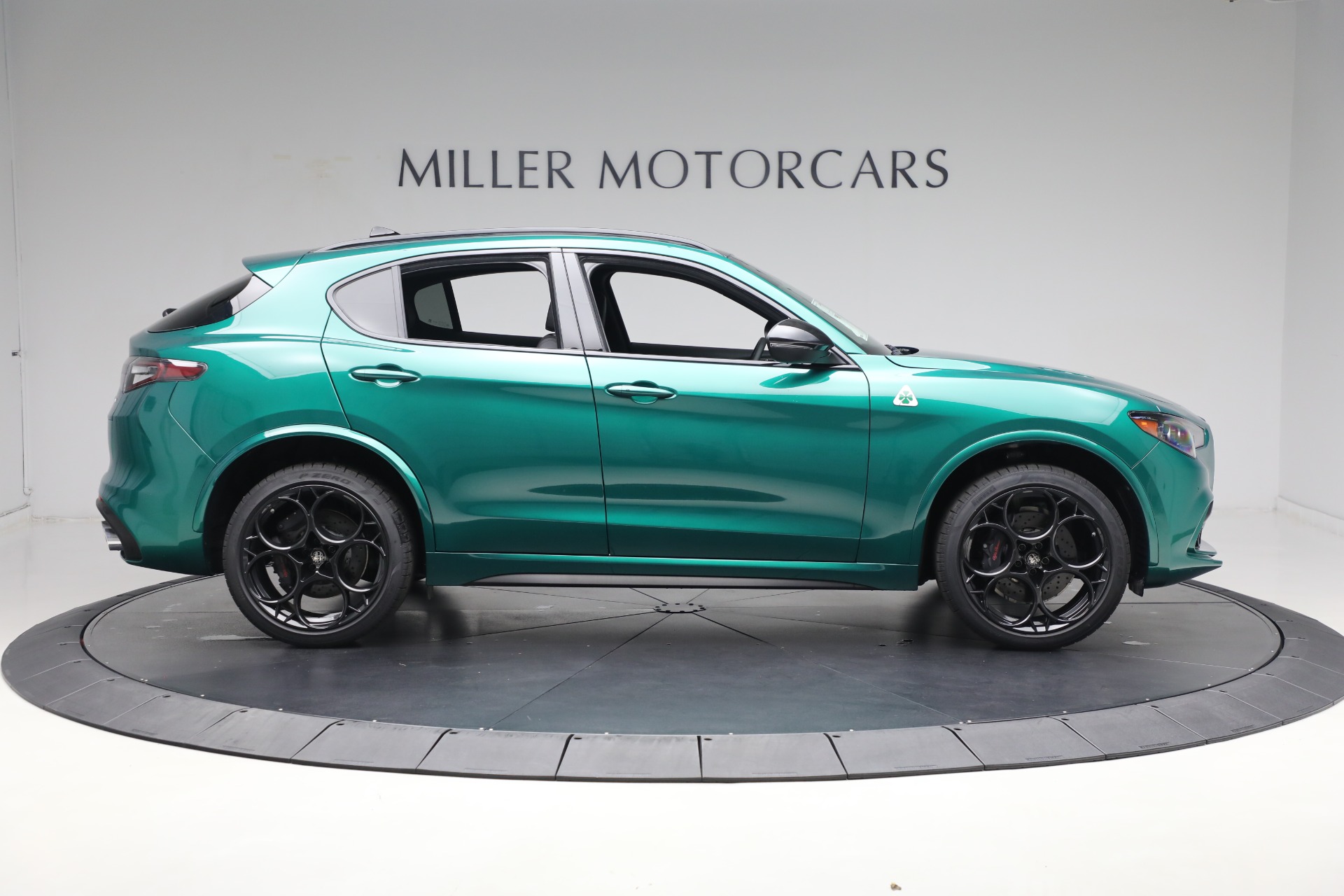 2024 Alfa Romeo Stelvio Quadrifoglio photo 22