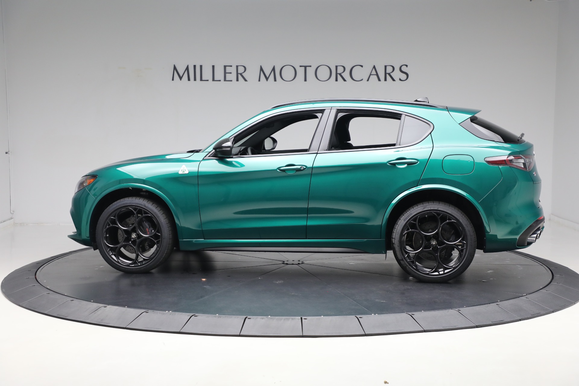 2024 Alfa Romeo Stelvio Quadrifoglio photo 8