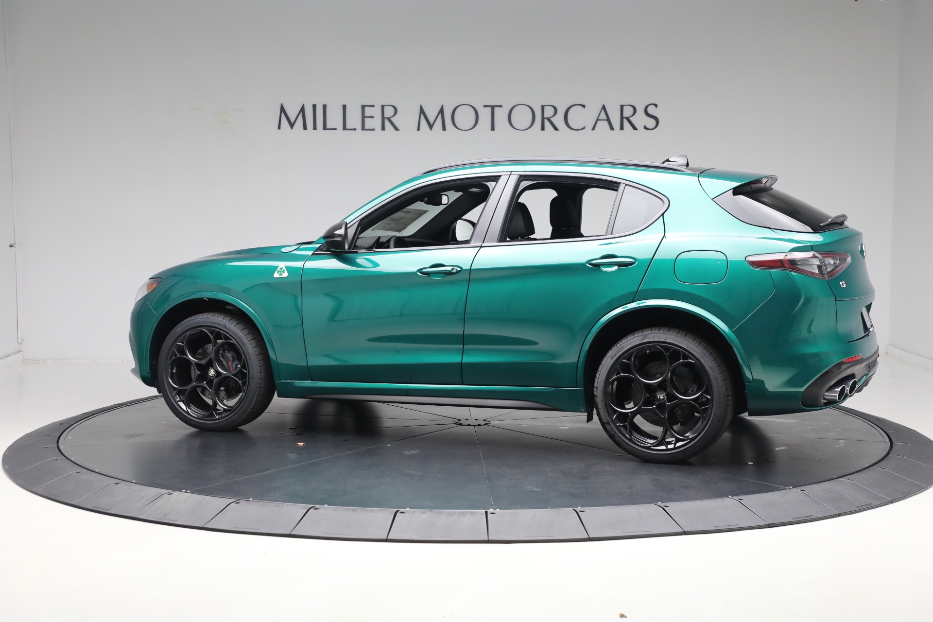 2024 Alfa Romeo Stelvio Quadrifoglio photo 9