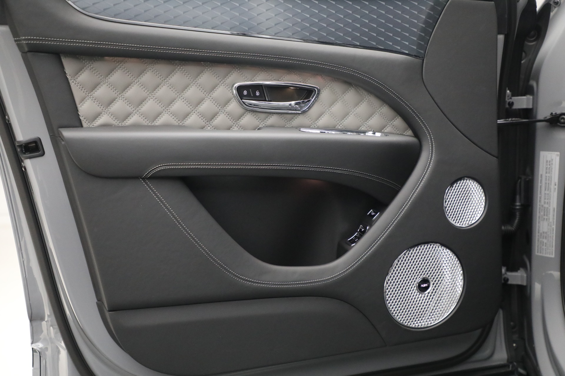 2024 Bentley Bentayga S V8 photo 17