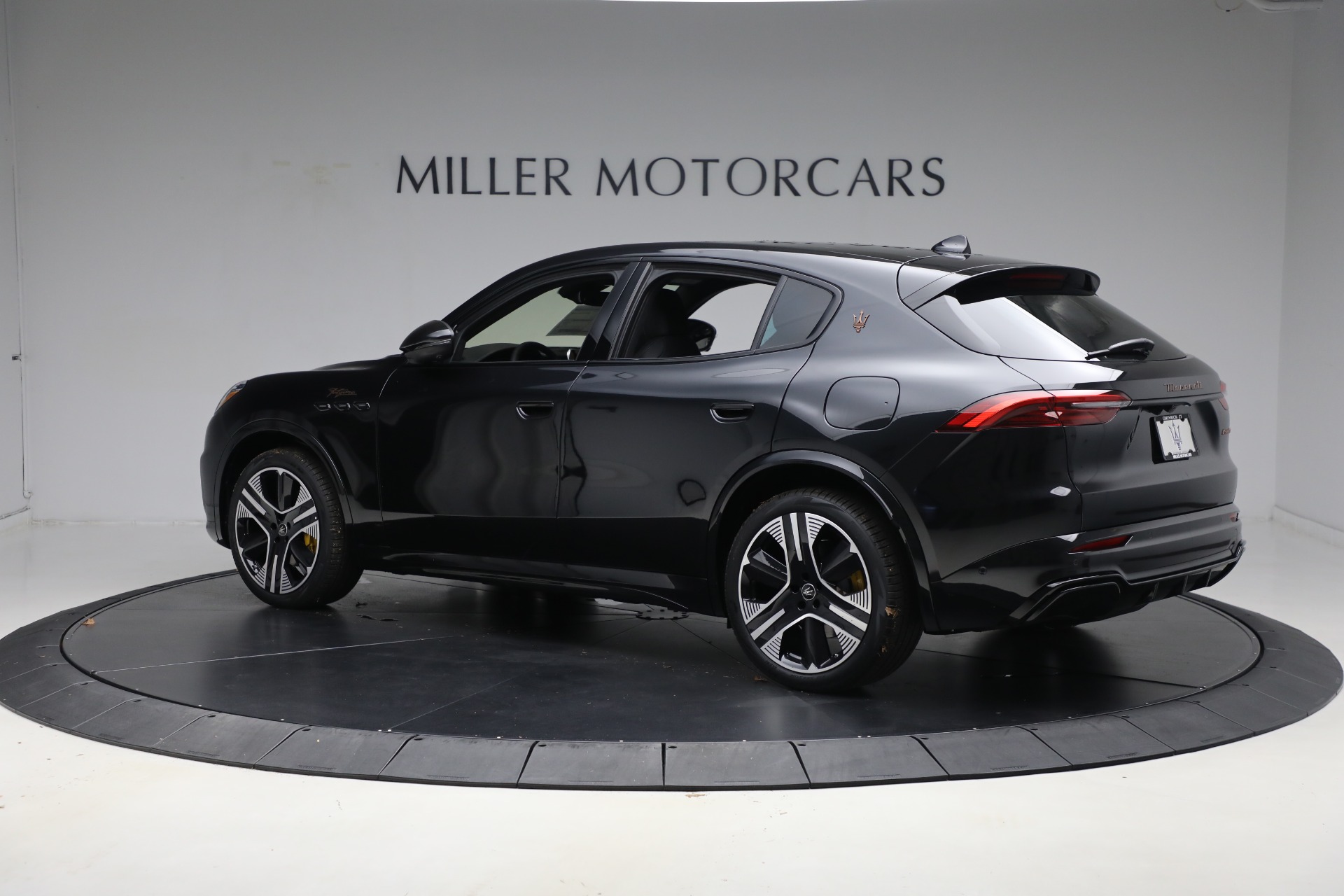 2025 Maserati Grecale photo 4