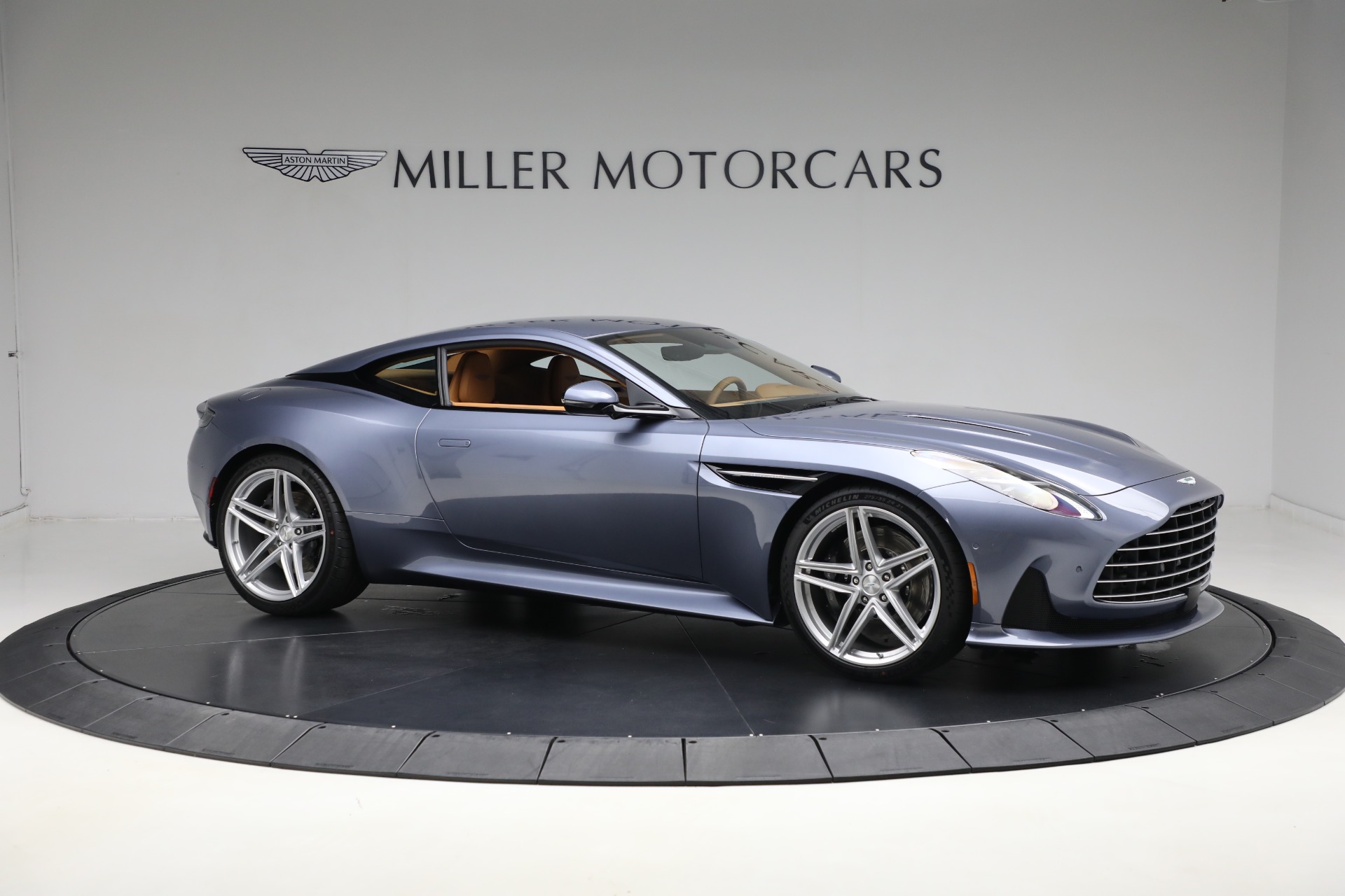 2025 Aston Martin DB12 AM5 photo 10