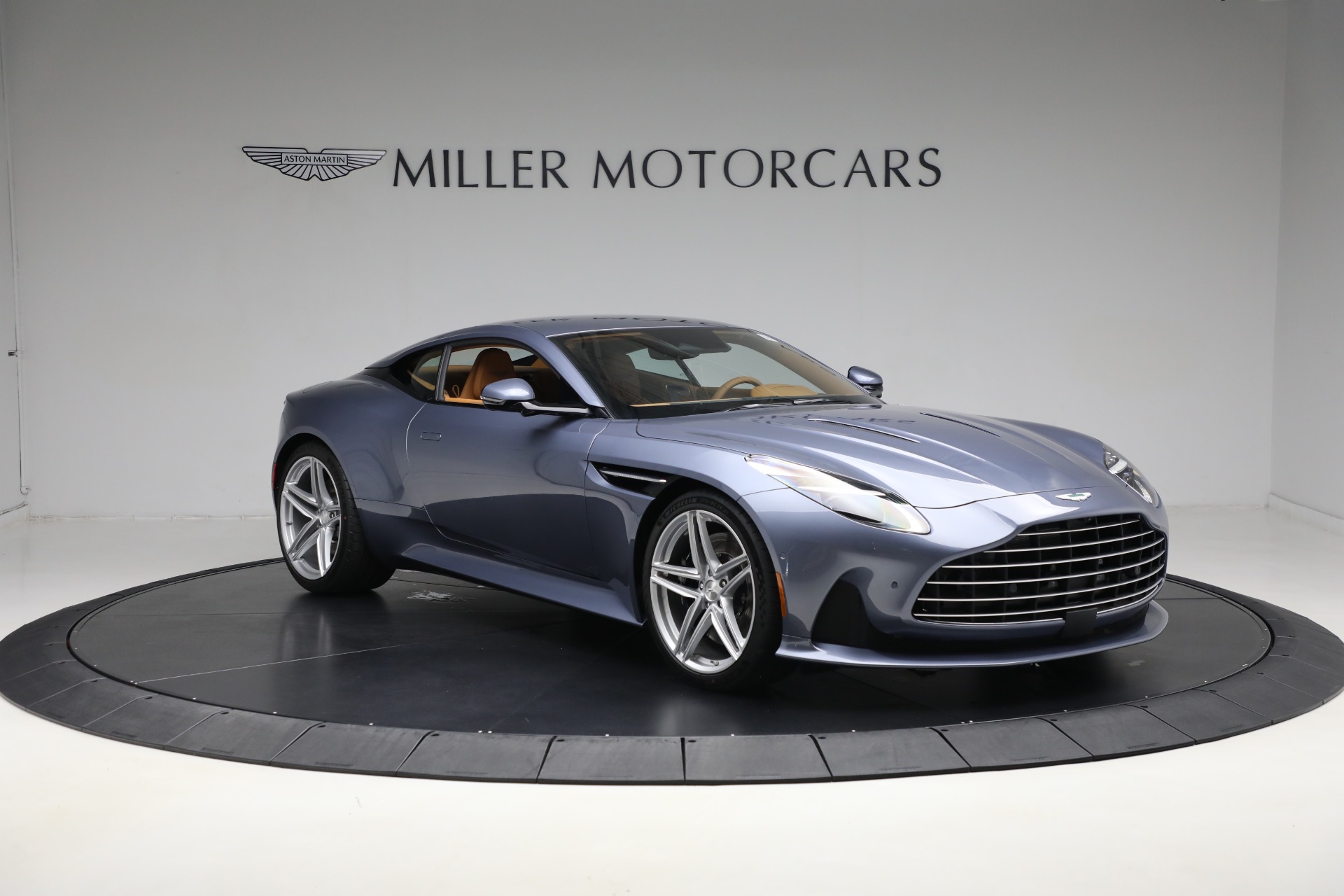 2025 Aston Martin DB12 AM5 photo 11