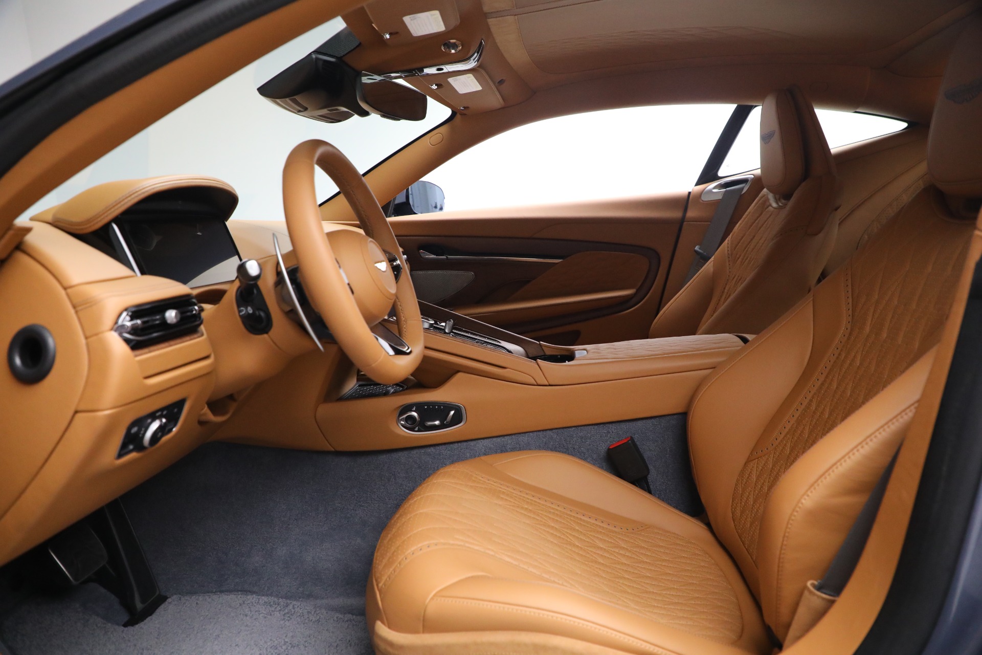 2025 Aston Martin DB12 AM5 photo 13