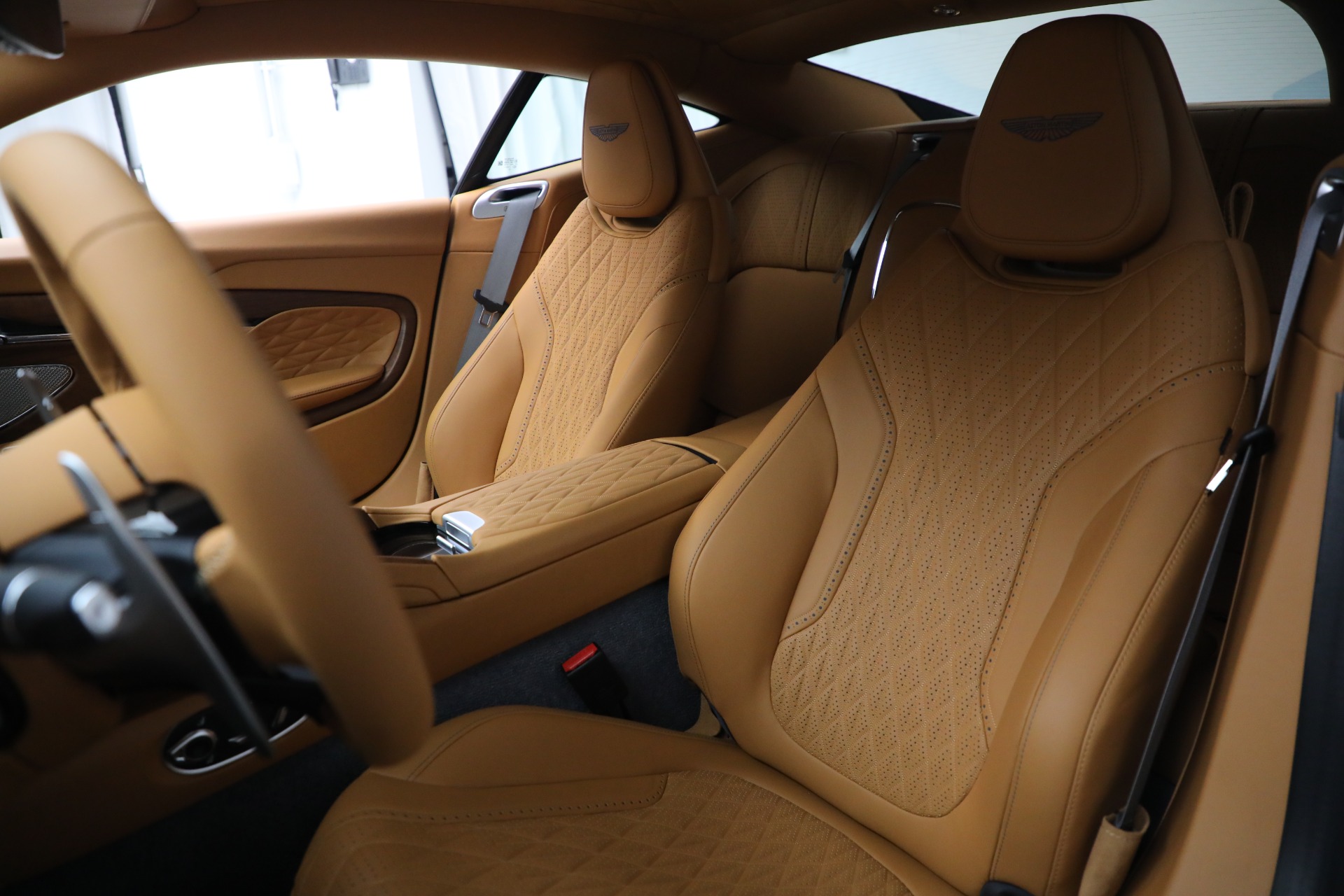 2025 Aston Martin DB12 AM5 photo 14