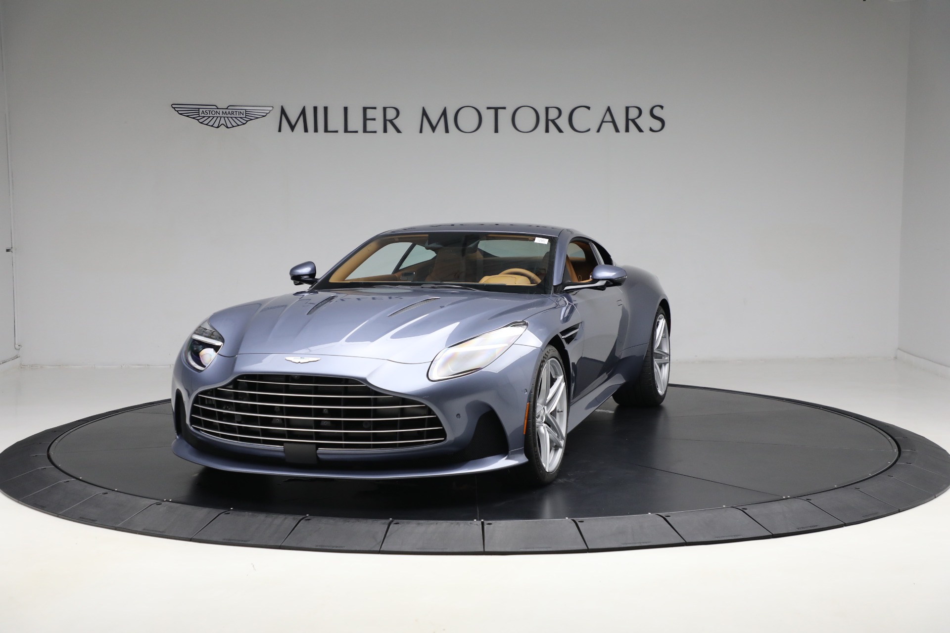 2025 Aston Martin DB12 AM5 photo 2