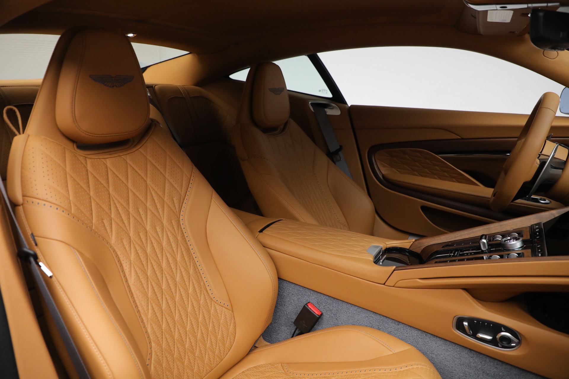 2025 Aston Martin DB12 AM5 photo 21