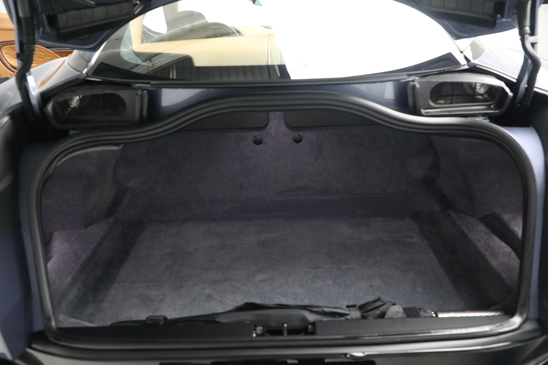 2025 Aston Martin DB12 AM5 photo 22