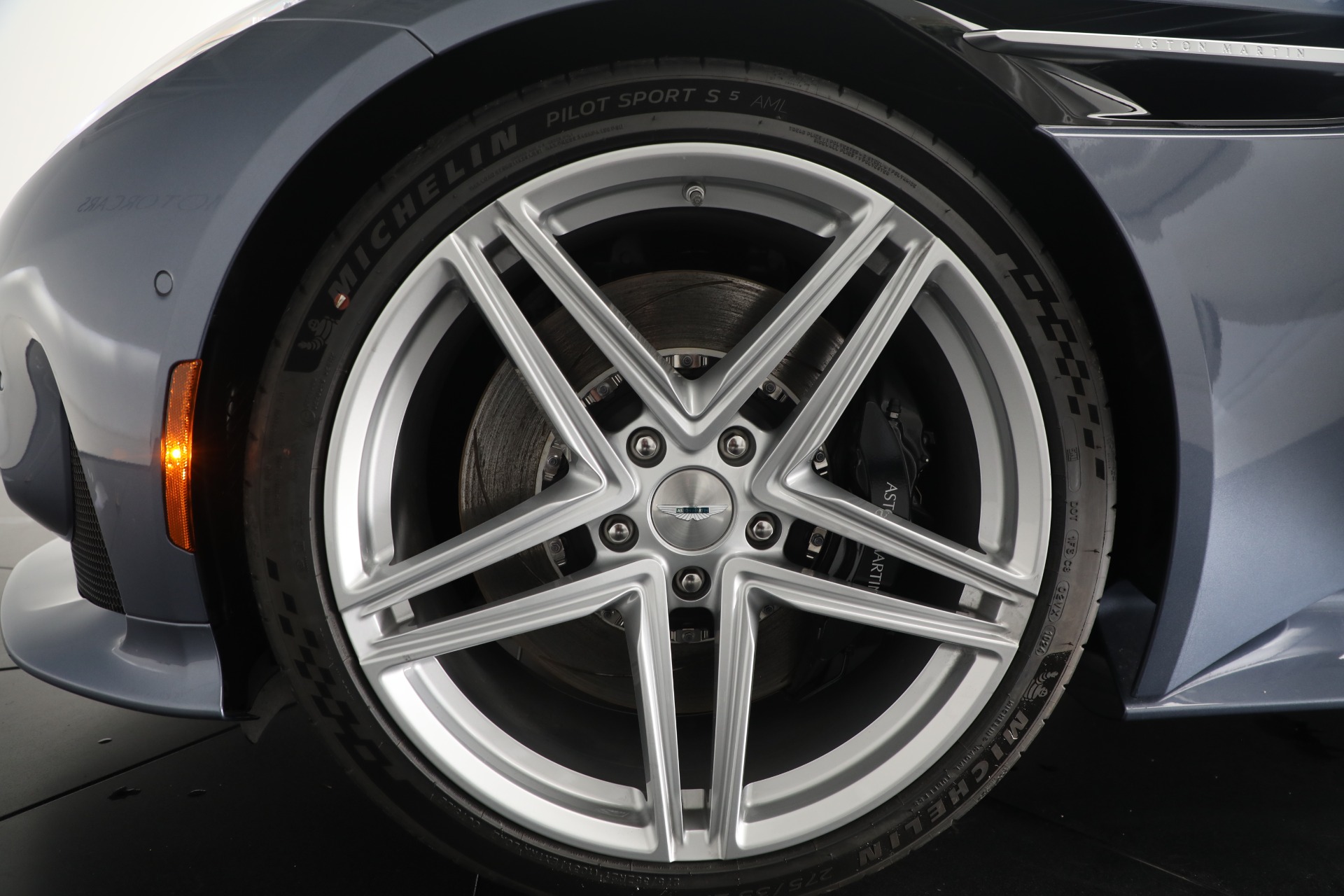 2025 Aston Martin DB12 AM5 photo 30