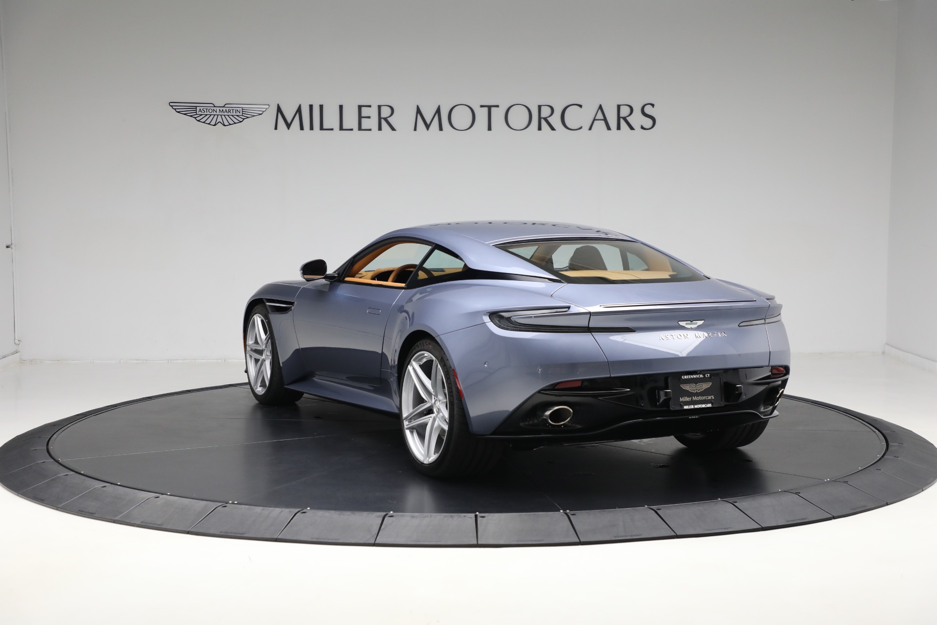 2025 Aston Martin DB12 AM5 photo 5