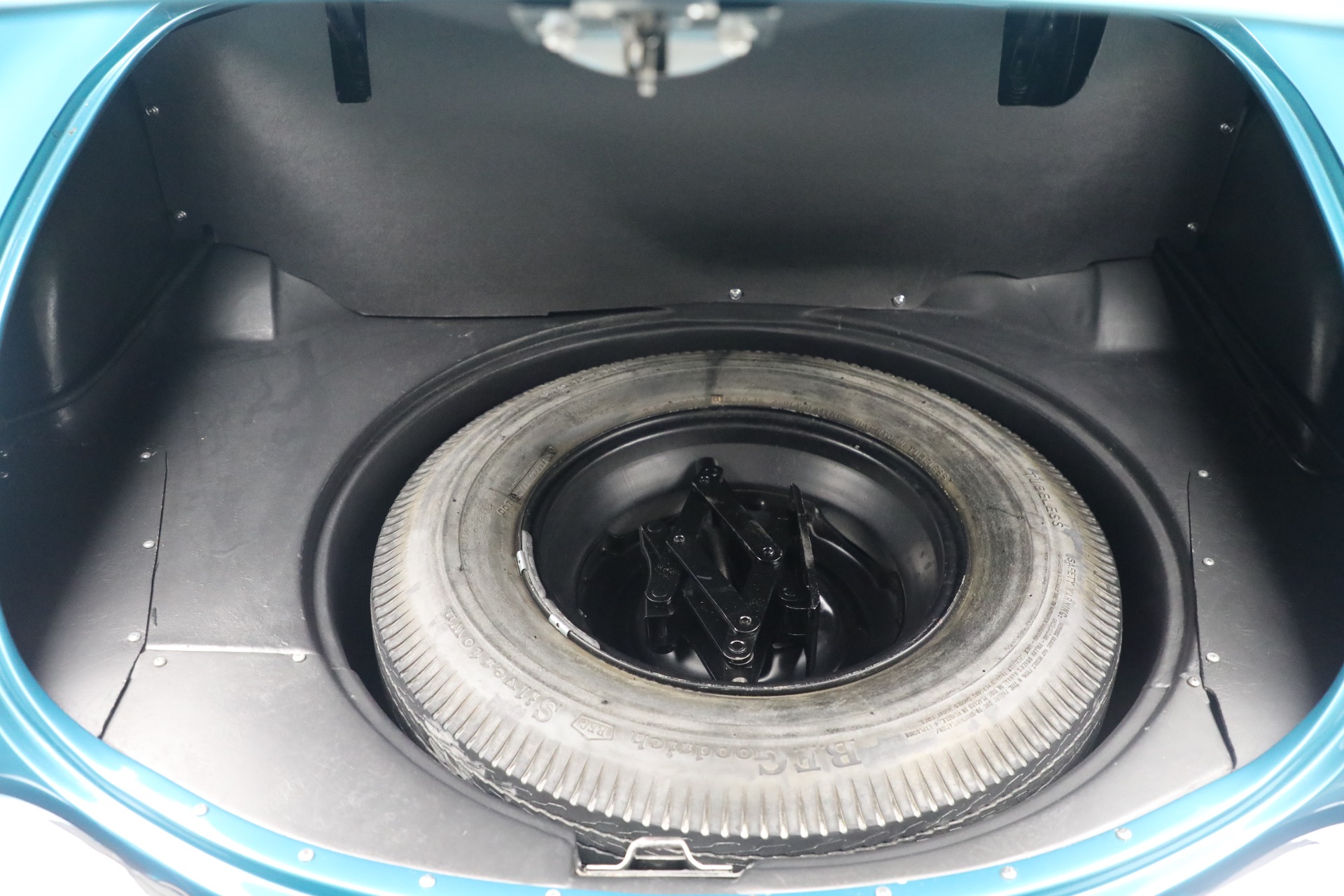 Used-1958-Chevrolet-Corvette-283/290HP
