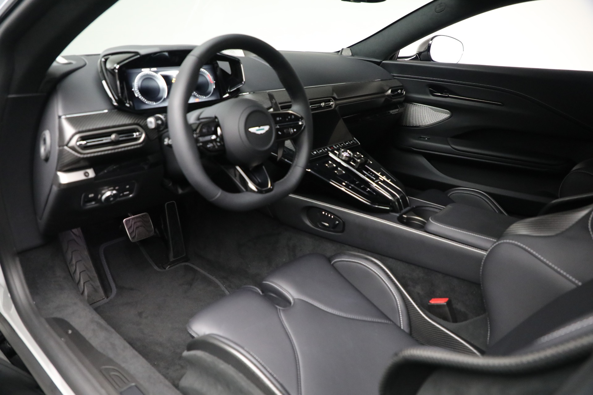 2025 Aston Martin Vantage AM6 photo 17