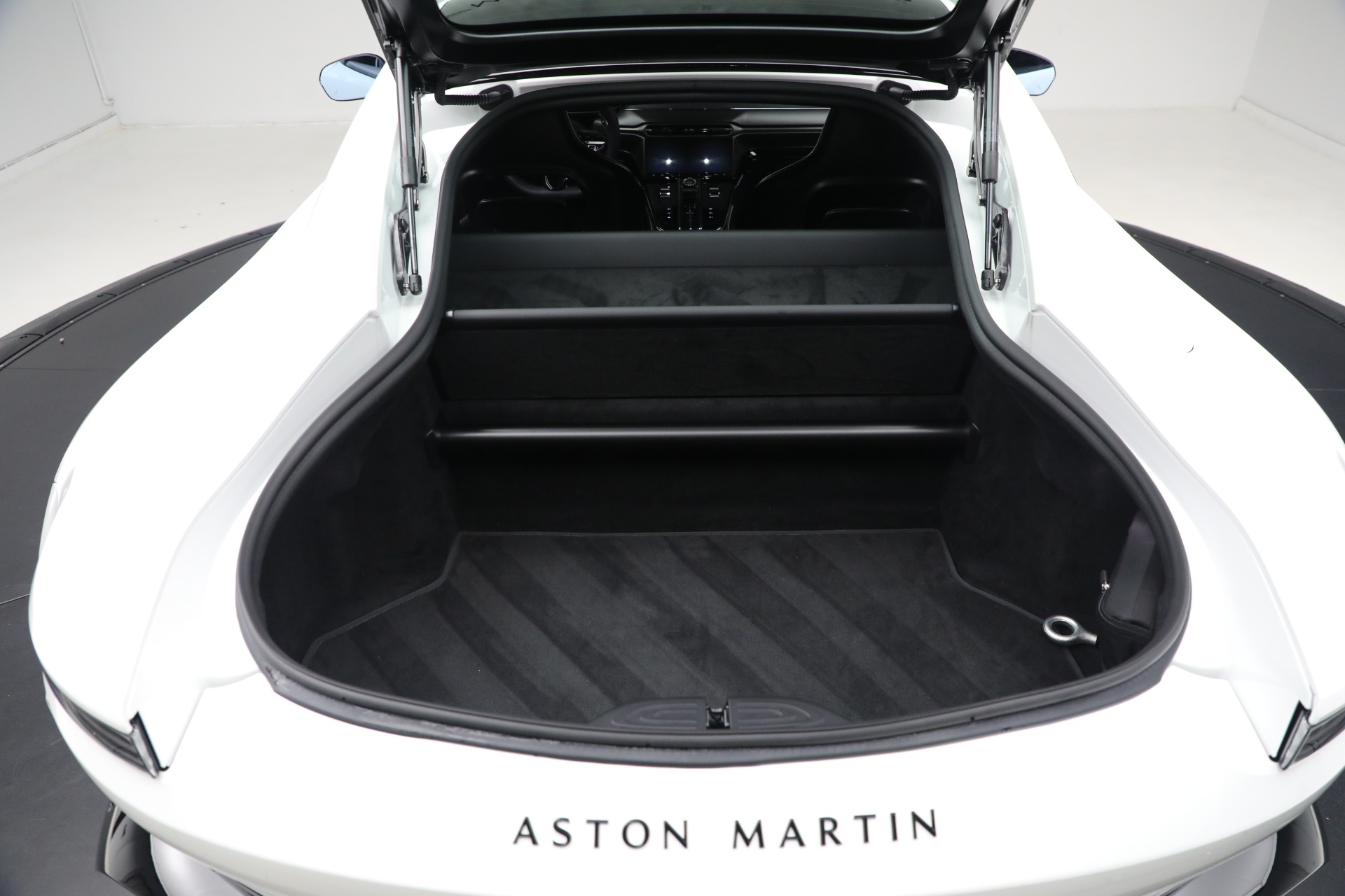 2025 Aston Martin Vantage AM6 photo 28