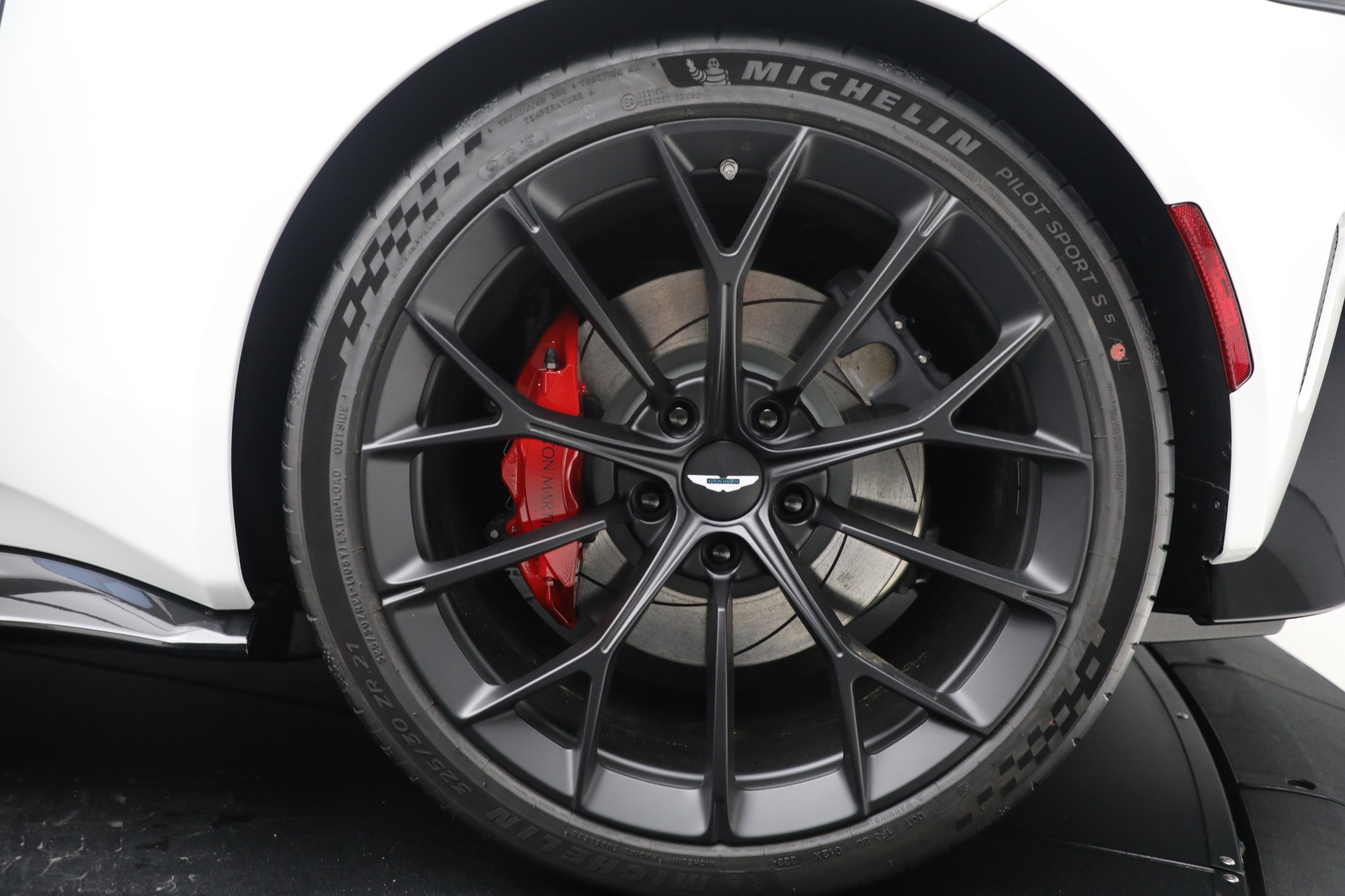 2025 Aston Martin Vantage AM6 photo 29