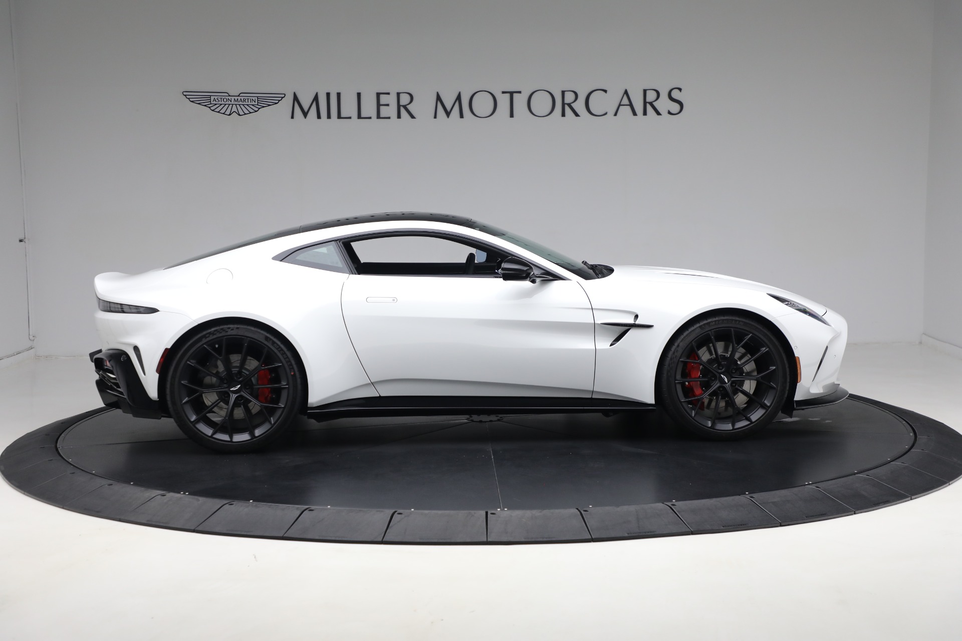 2025 Aston Martin Vantage AM6 photo 8