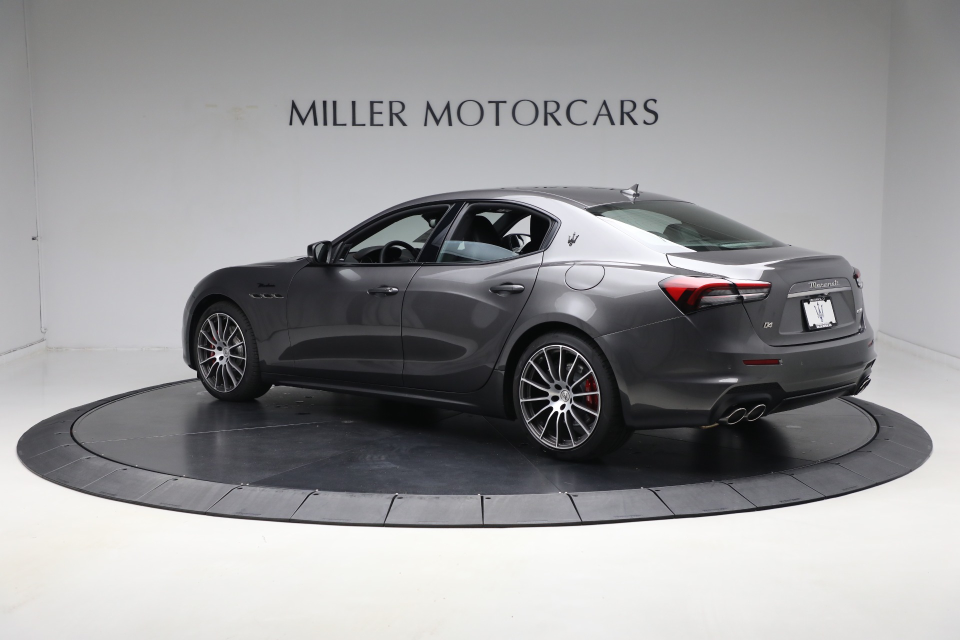 2024 Maserati Ghibli Modena Q4 photo 10