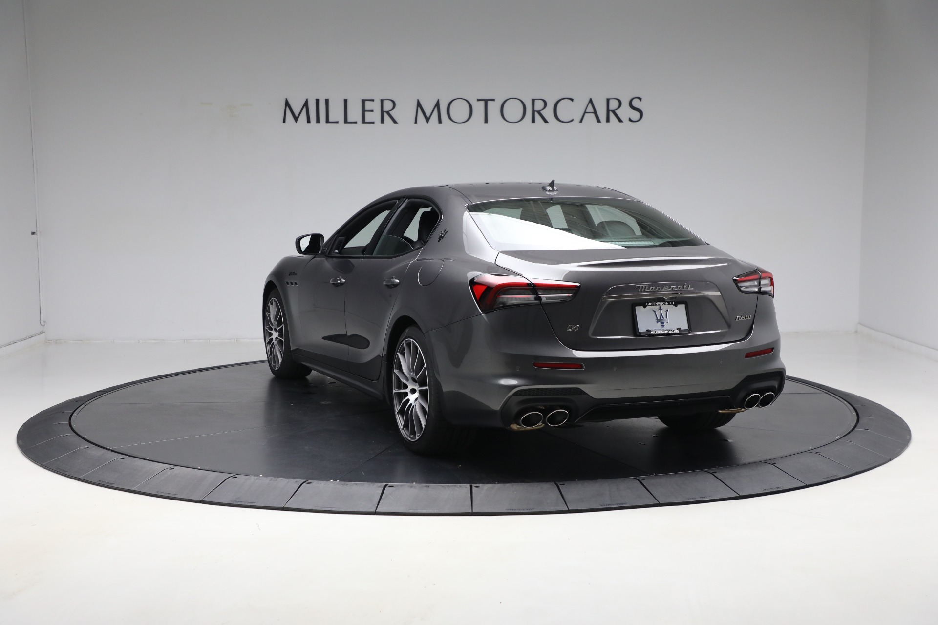 2024 Maserati Ghibli Modena Q4 photo 12