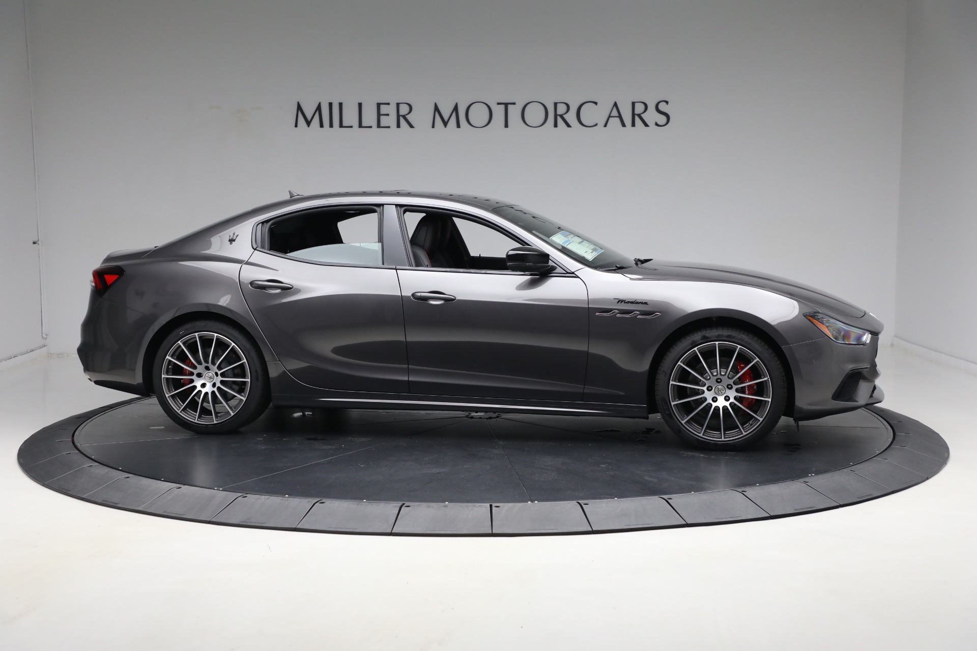 2024 Maserati Ghibli Modena Q4 photo 22