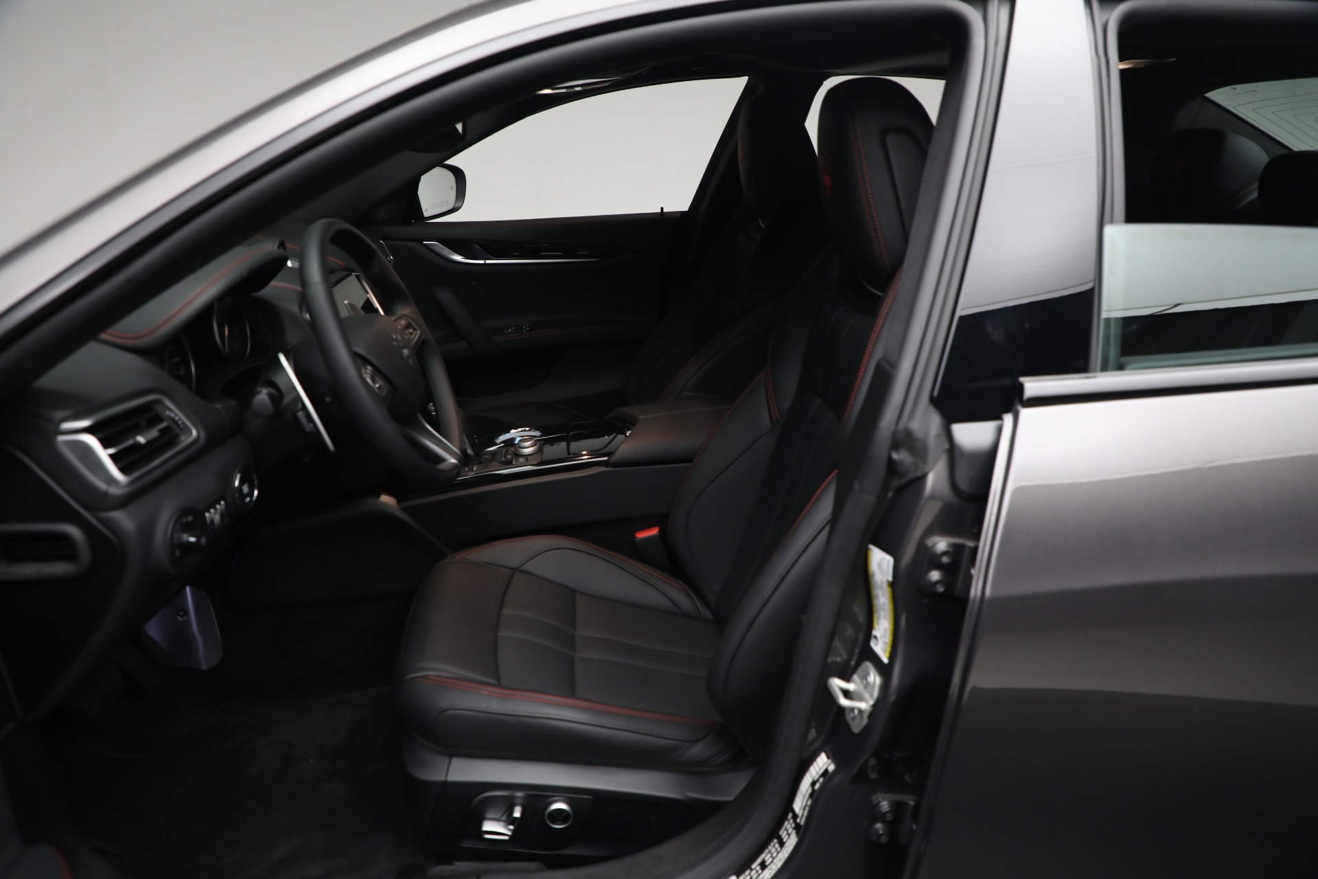 2024 Maserati Ghibli Modena Q4 photo 30