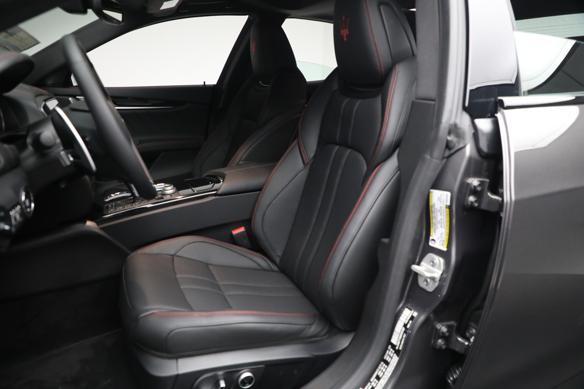 2024 Maserati Ghibli Modena Q4 photo 31