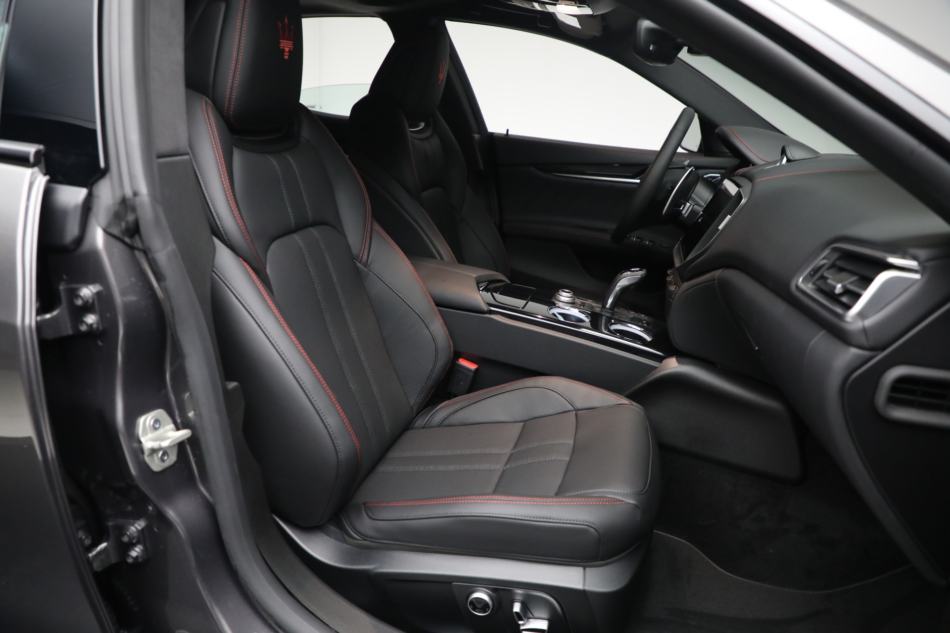 2024 Maserati Ghibli Modena Q4 photo 33