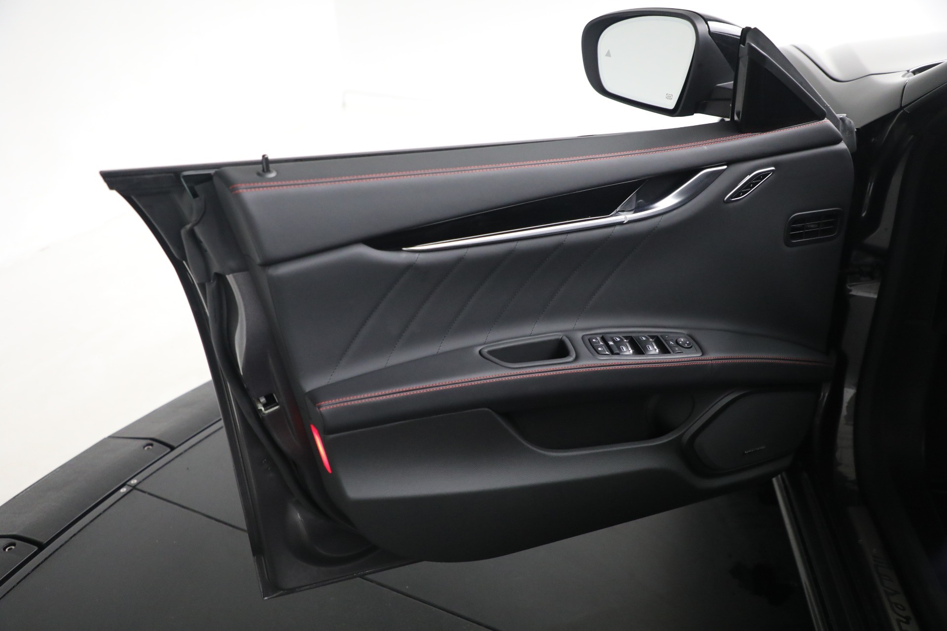 2024 Maserati Ghibli Modena Q4 photo 40