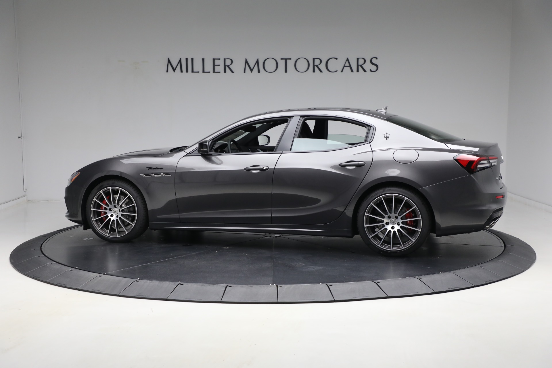 2024 Maserati Ghibli Modena Q4 photo 8