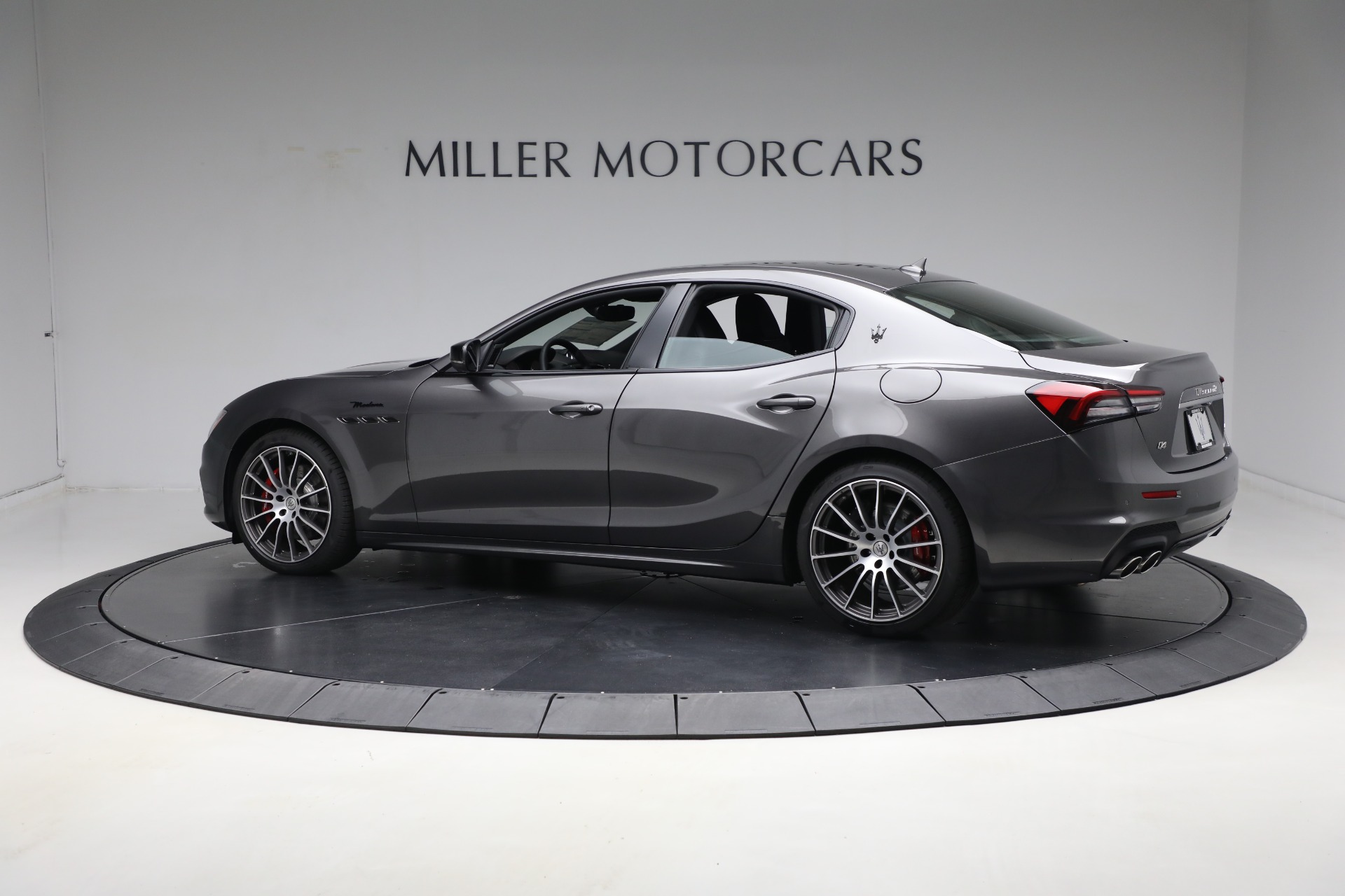 2024 Maserati Ghibli Modena Q4 photo 9