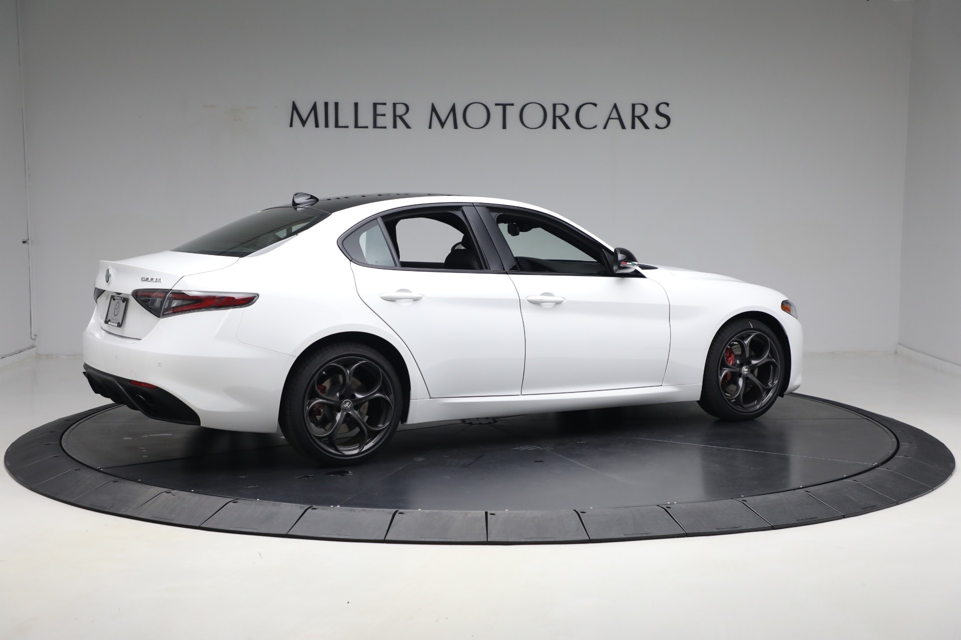2025 Alfa Romeo Giulia SPRINT photo 13