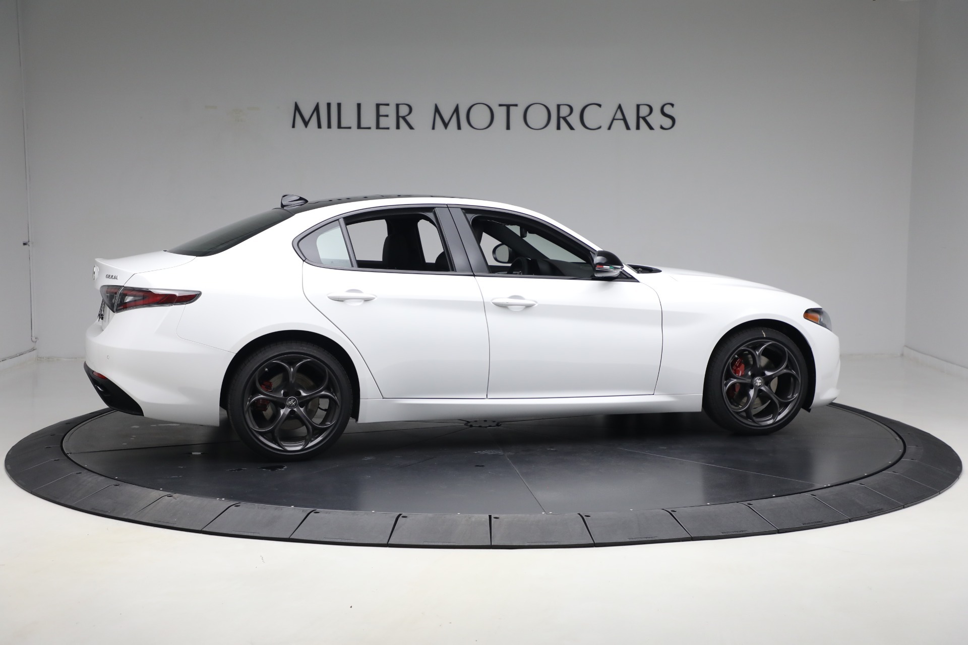 2025 Alfa Romeo Giulia SPRINT photo 14