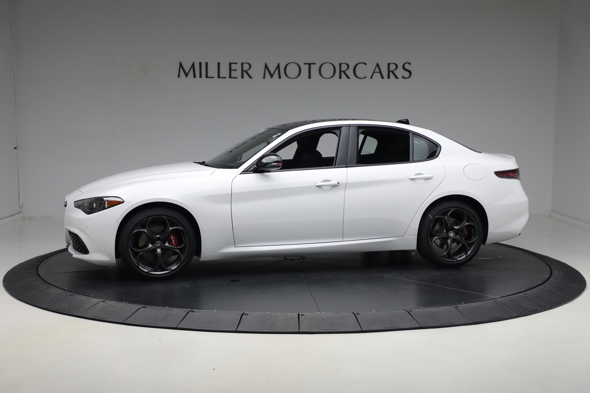 2025 Alfa Romeo Giulia SPRINT photo 3