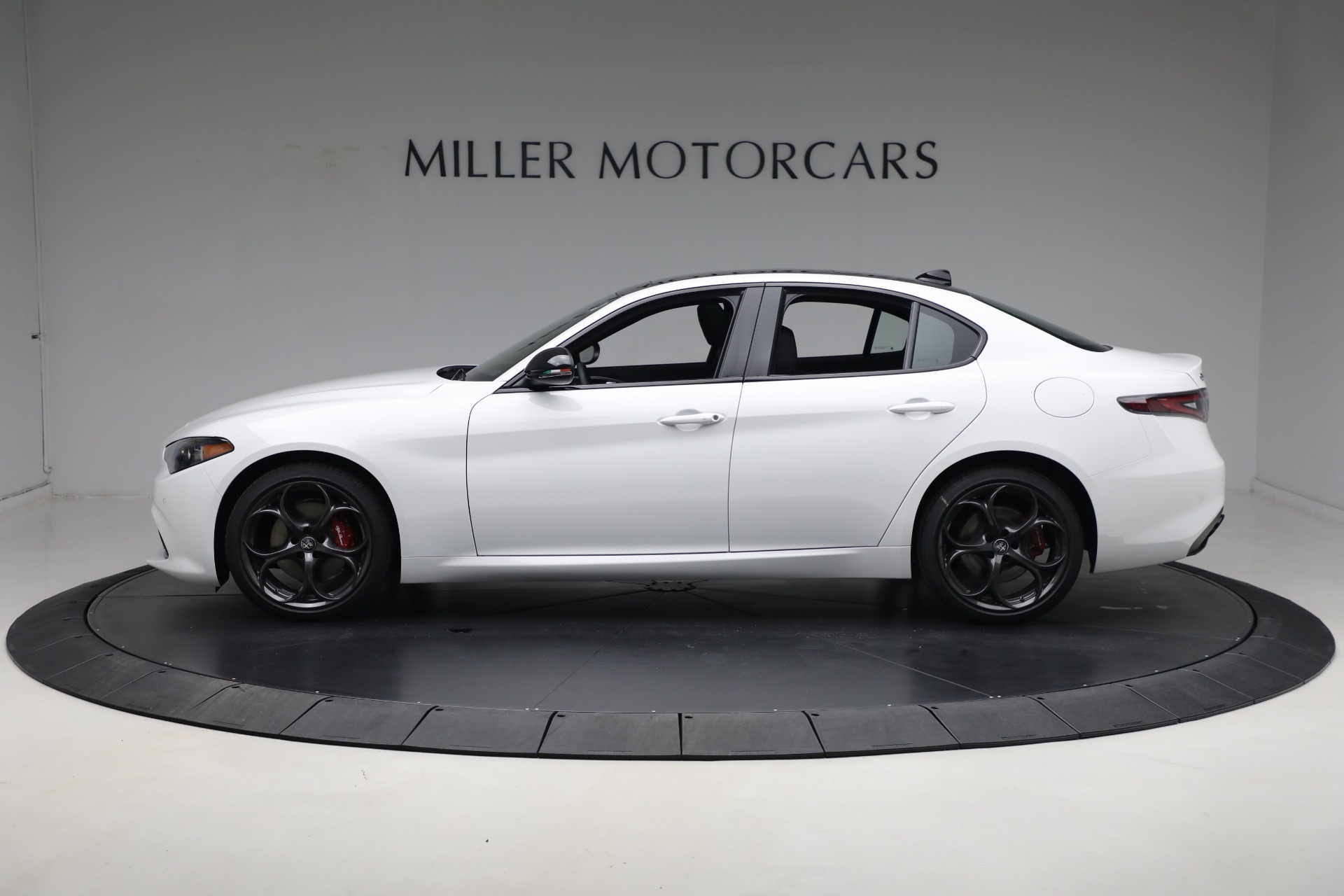 2025 Alfa Romeo Giulia SPRINT photo 4