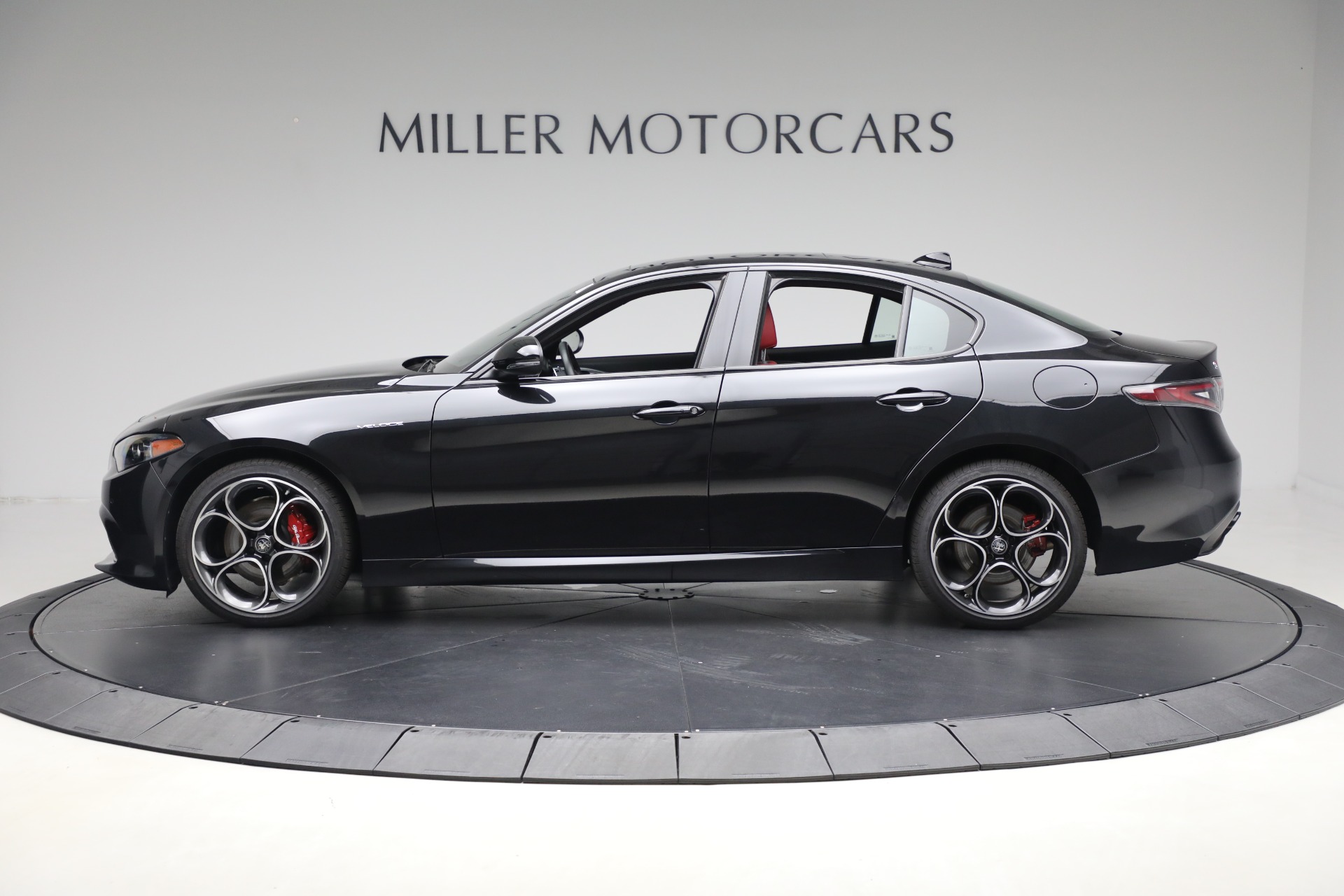 2025 Alfa Romeo Giulia SPRINT photo 3