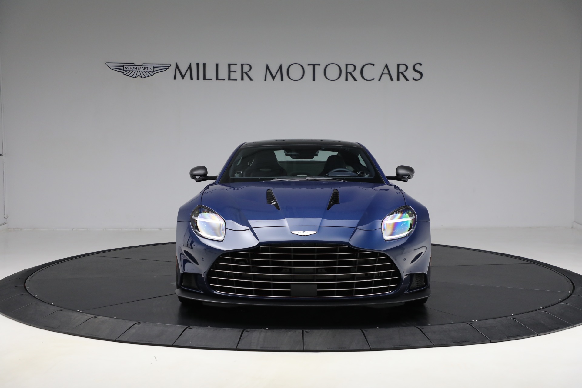 2025 Aston Martin Vanquish AM7 photo 12