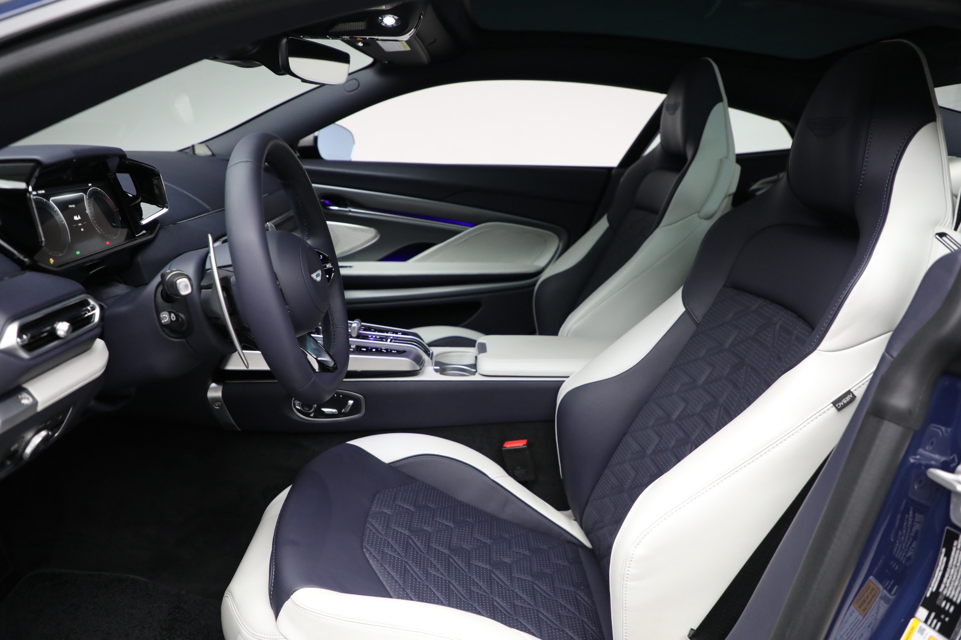 2025 Aston Martin Vanquish AM7 photo 15