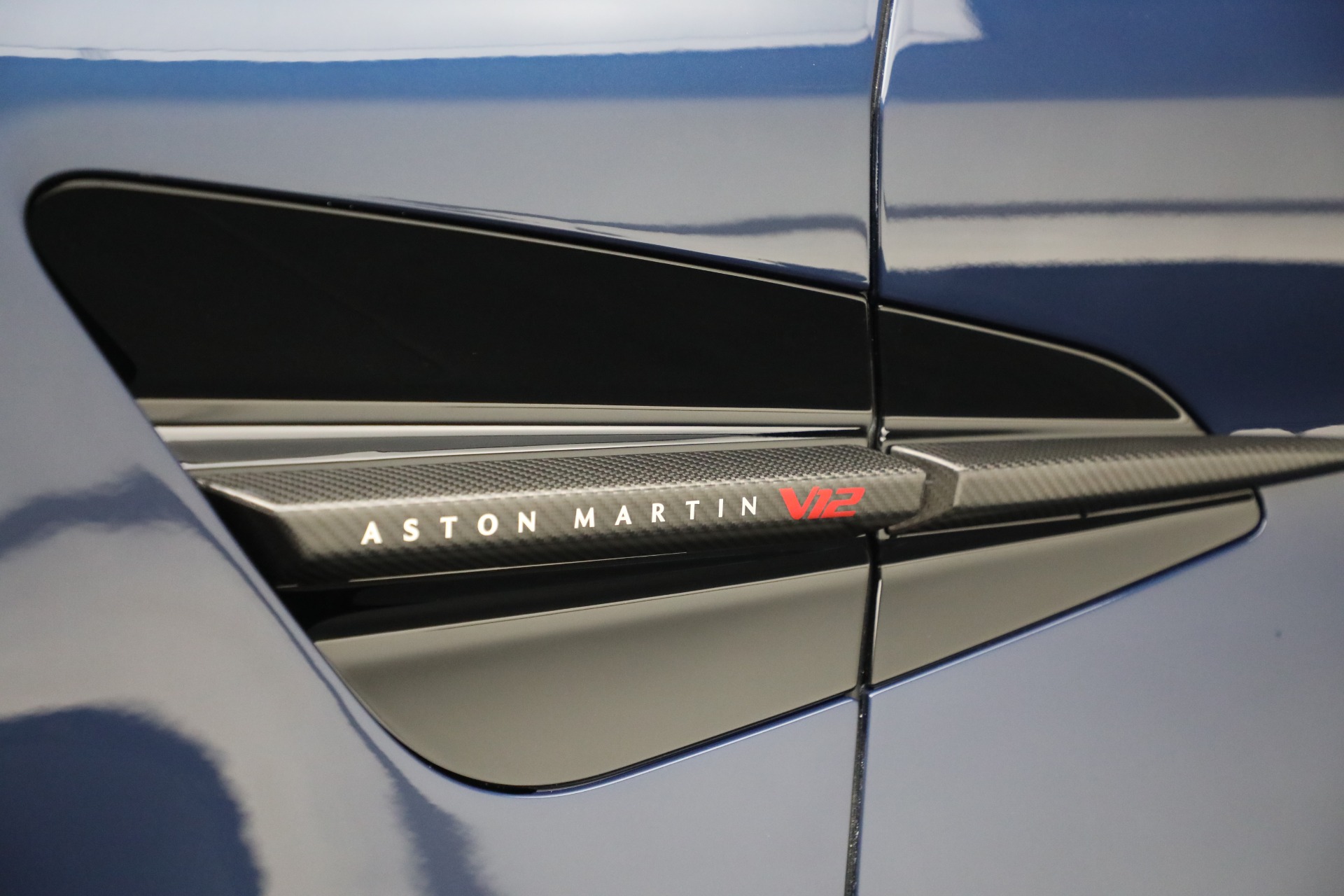 2025 Aston Martin Vanquish AM7 photo 30