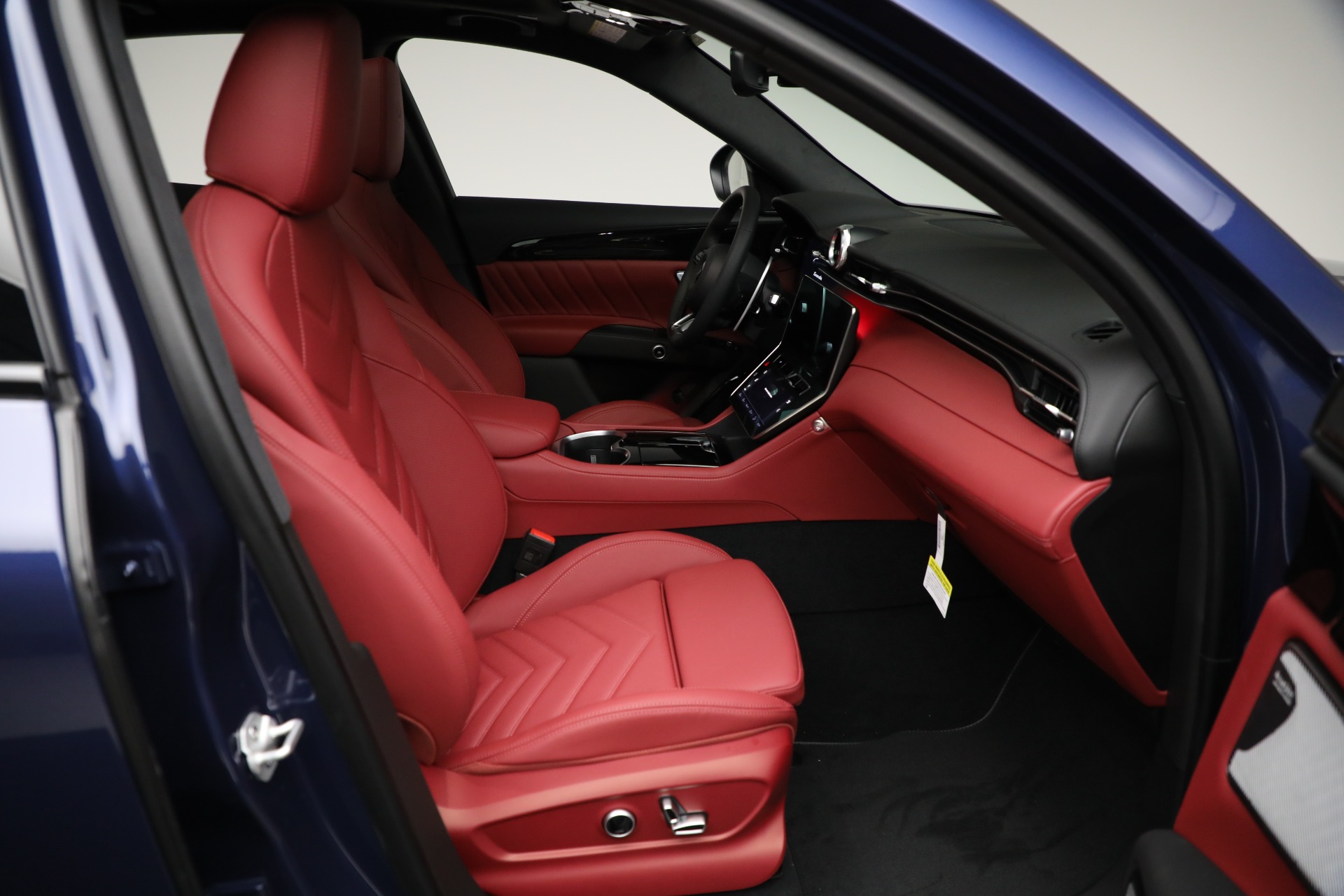 2025 Maserati Grecale Modena photo 12