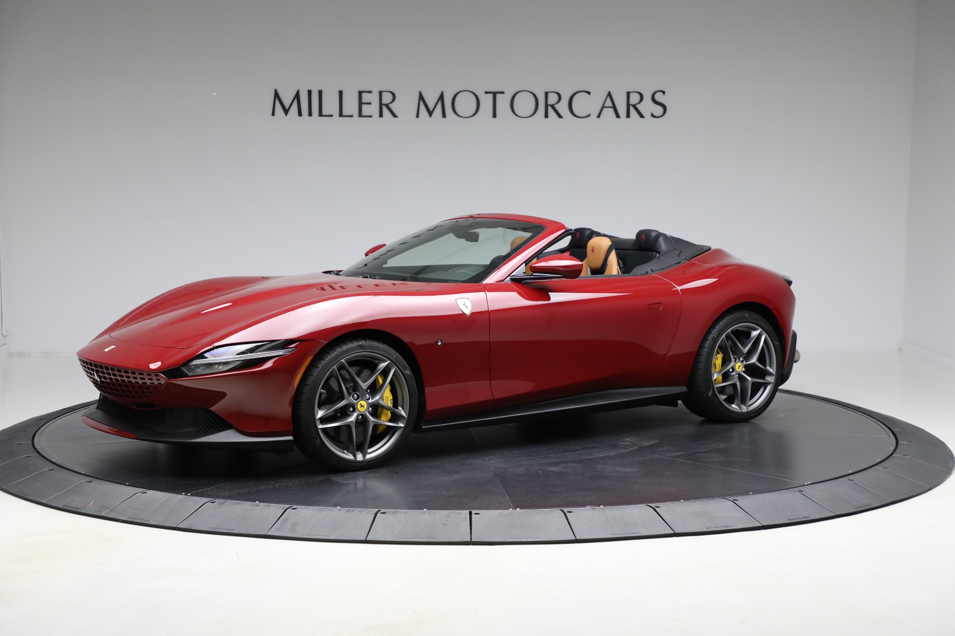 2024 Ferrari Roma Spider photo 2
