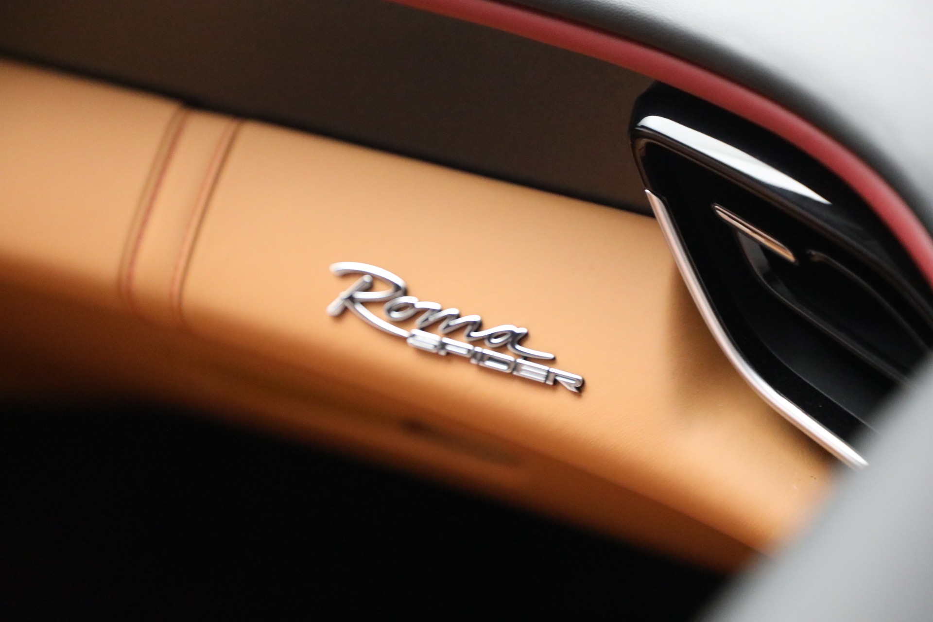2024 Ferrari Roma Spider photo 18