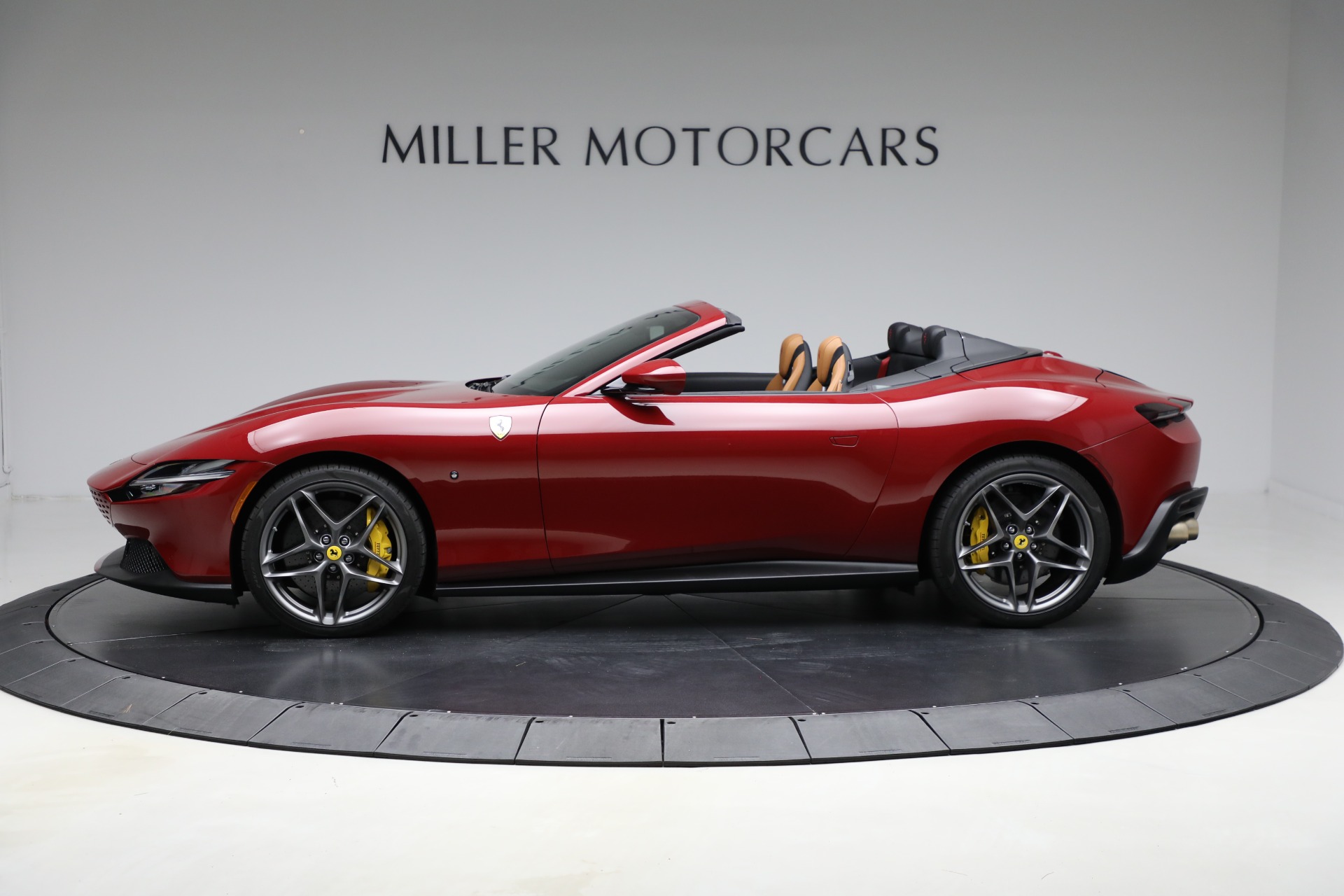 2024 Ferrari Roma Spider photo 3
