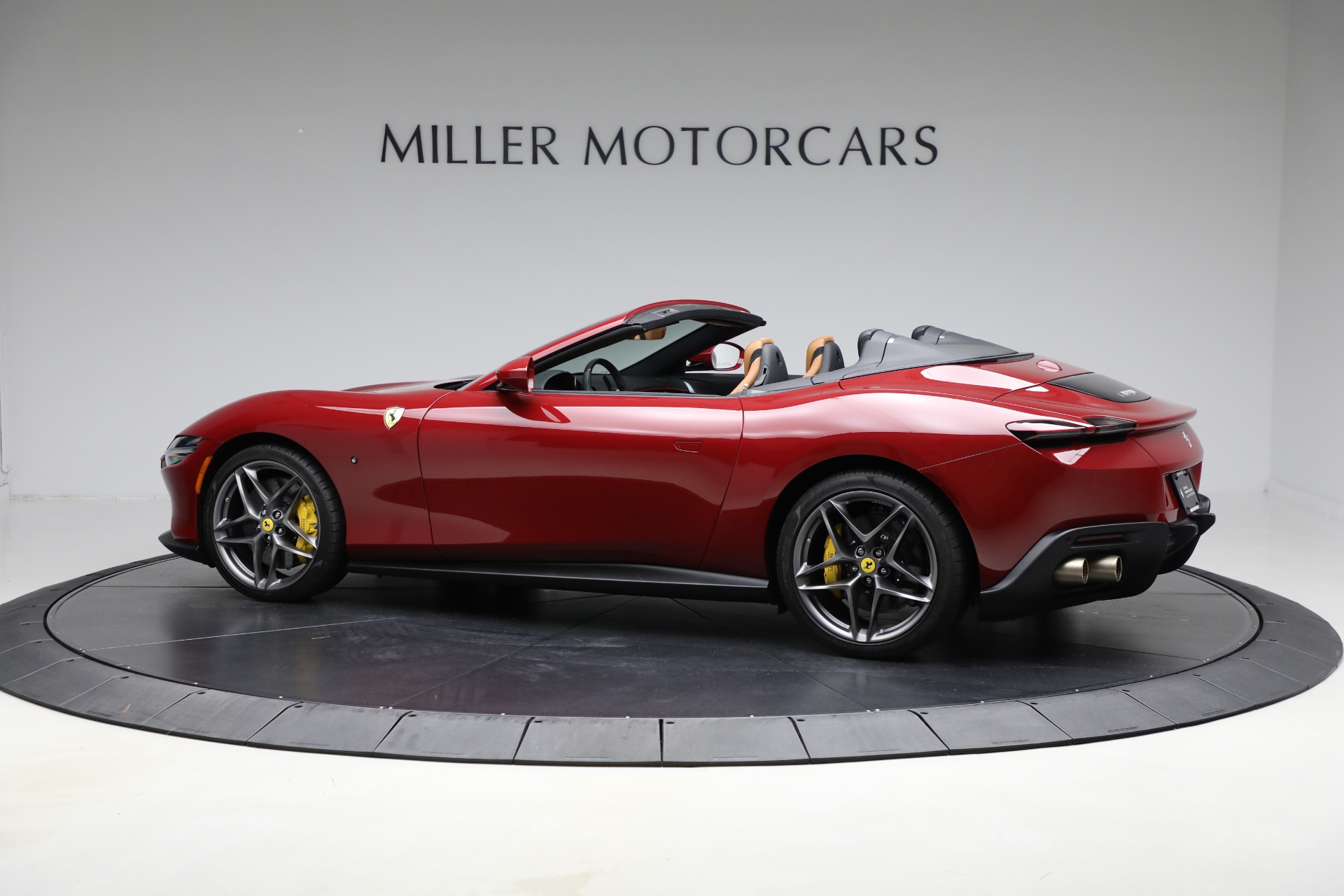 2024 Ferrari Roma Spider photo 4