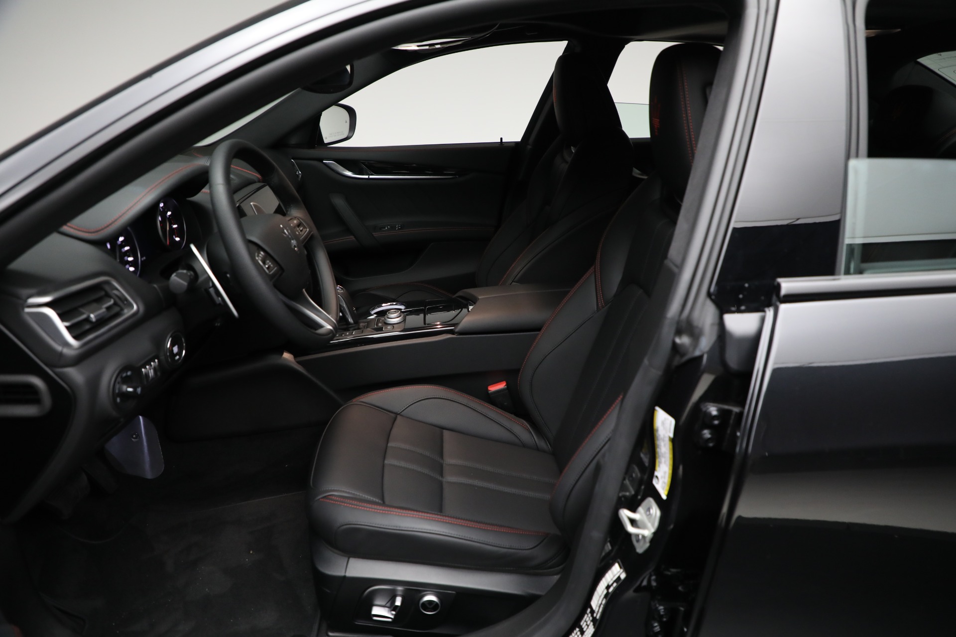 2024 Maserati Ghibli Modena Q4 photo 14