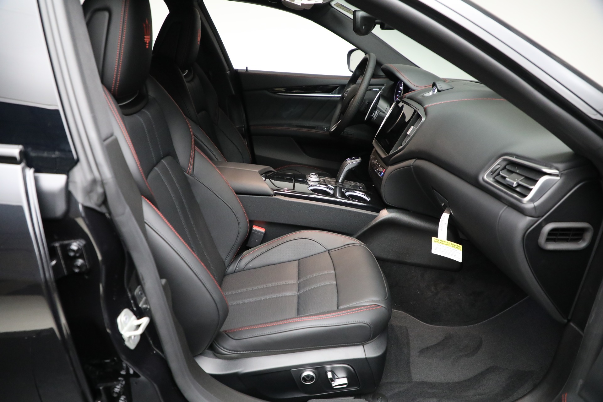 2024 Maserati Ghibli Modena Q4 photo 16